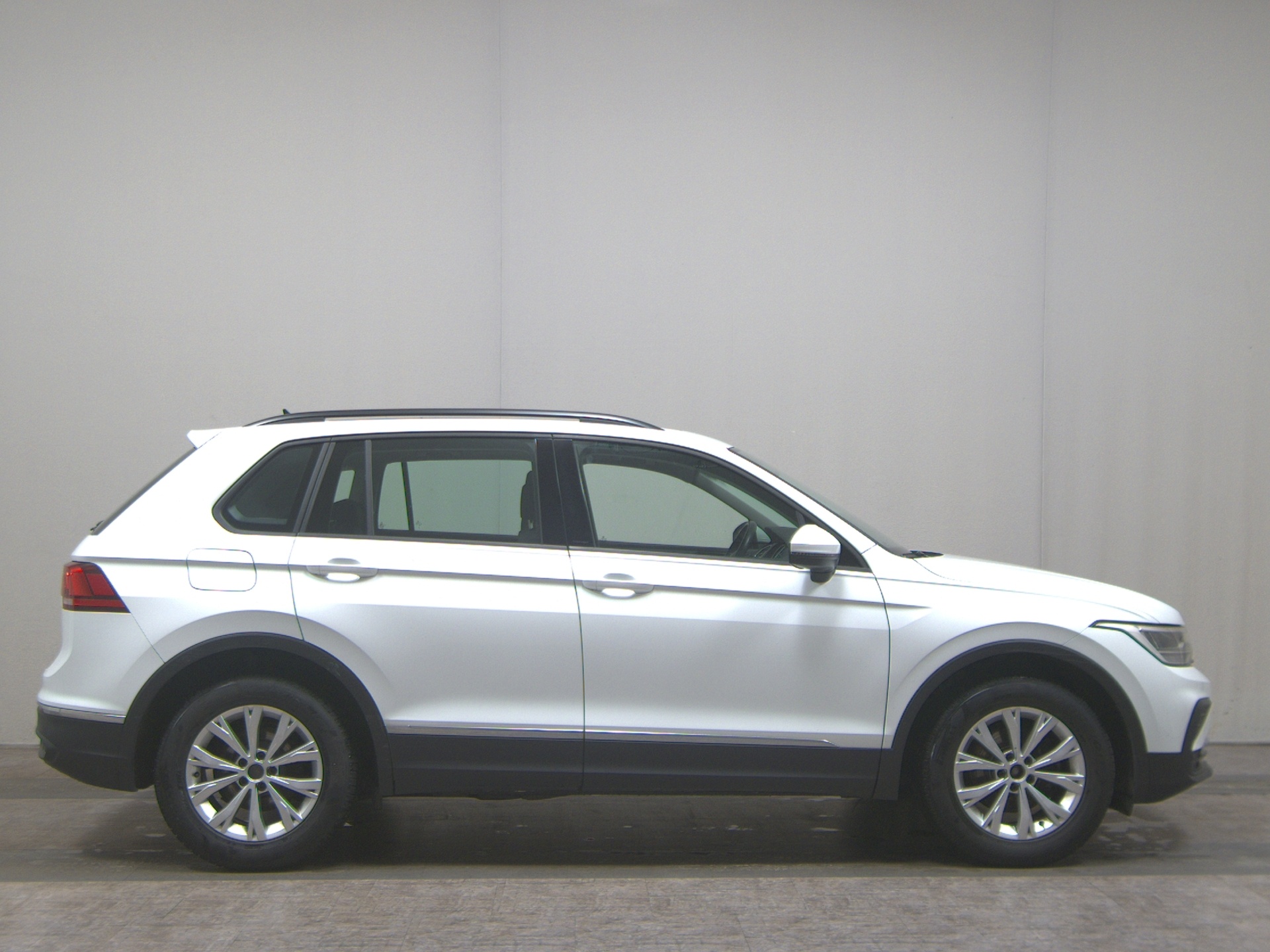 Volkswagen Tiguan 2.0 TDI Life Navi LED Pano AHK ACC PDC