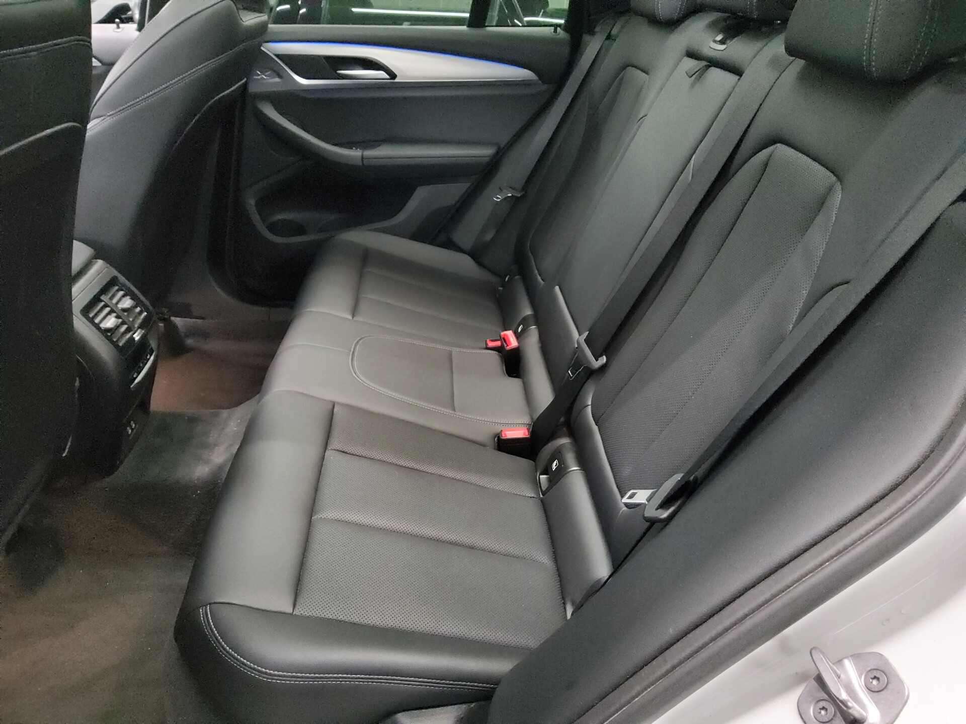 BMW X3 xDrive30e Leder Navi LED Pano RfK HiFi AHK 13