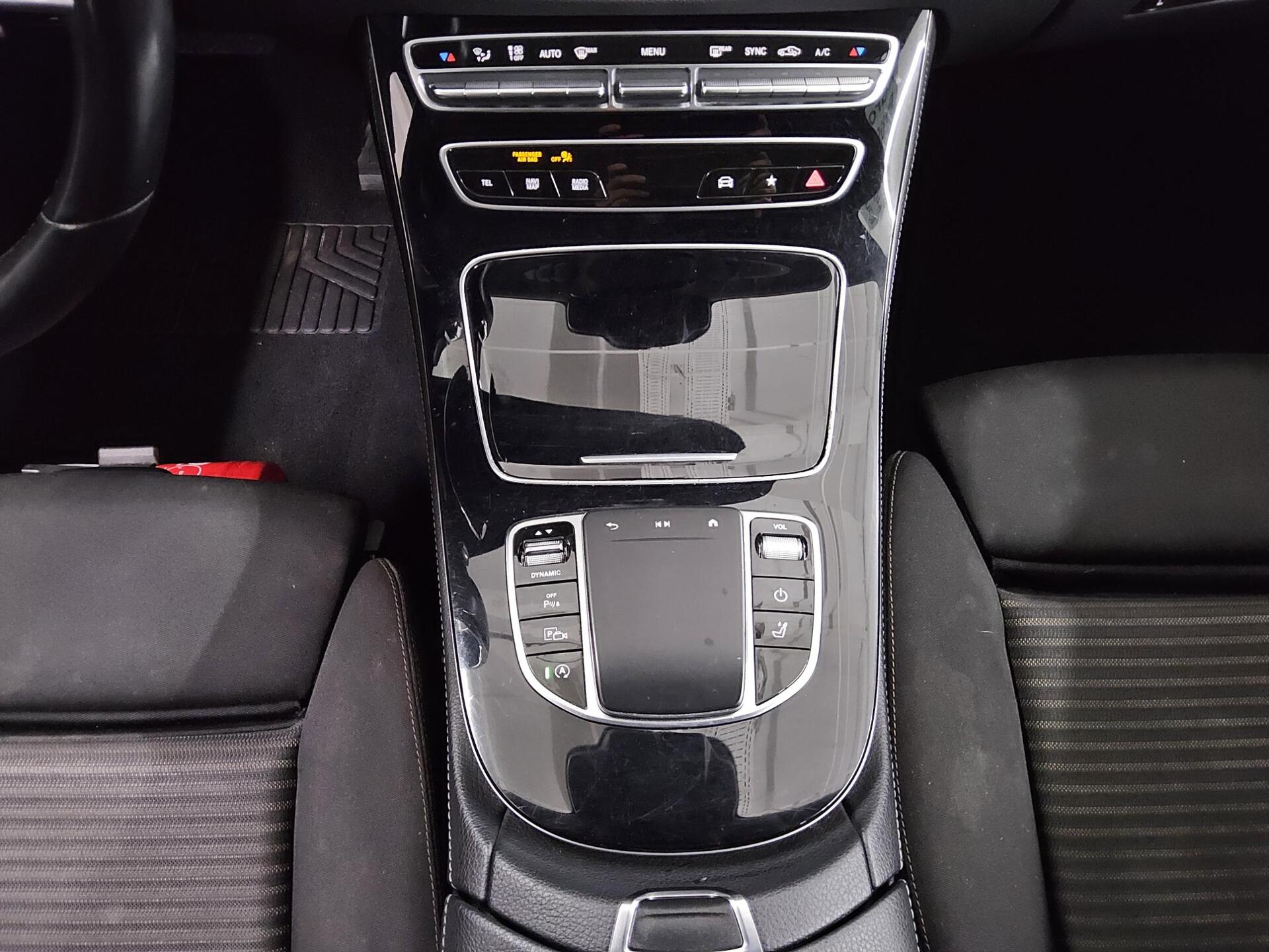 Mercedes-Benz E 220 T d Avantgarde Navi MB-LED HuD AHK RFK 6