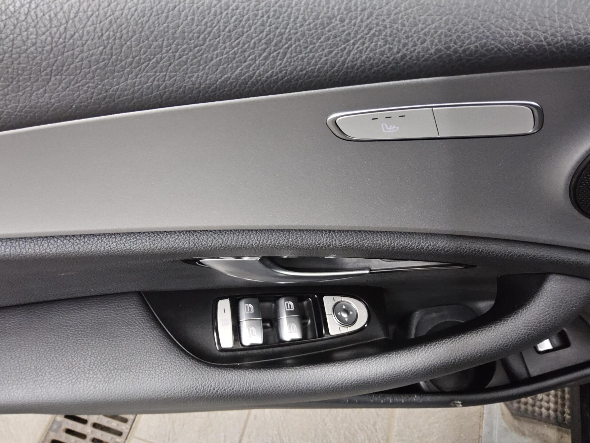 Mercedes-Benz E 220 T d Avantgarde Navi MB-LED HuD AHK RFK 10