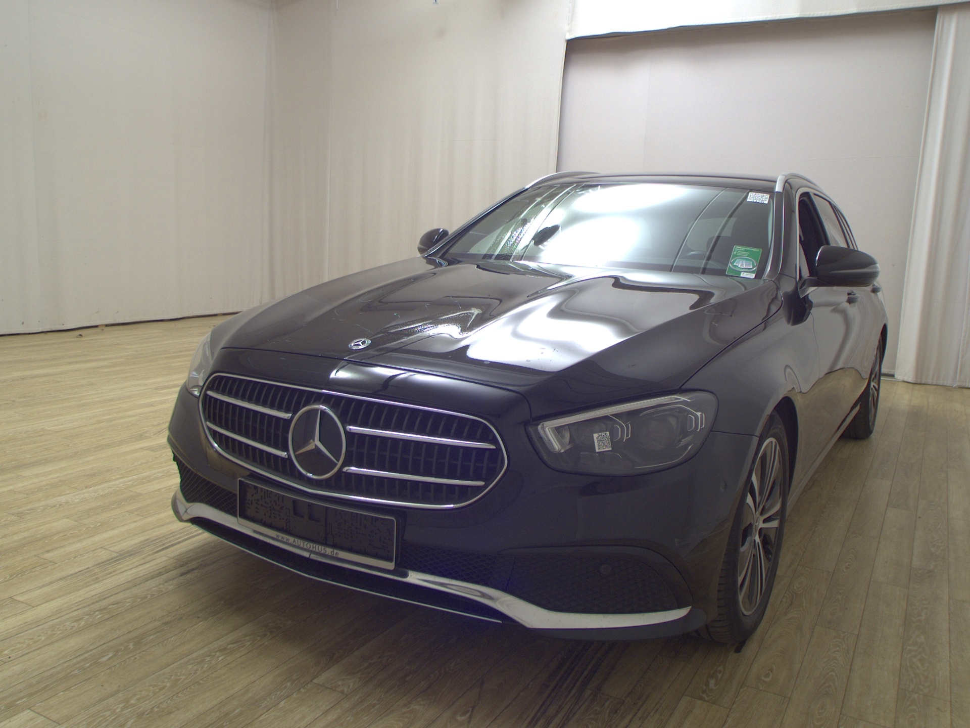 Mercedes-Benz E 220 T d Avantgarde Navi MB-LED HuD AHK RFK 2