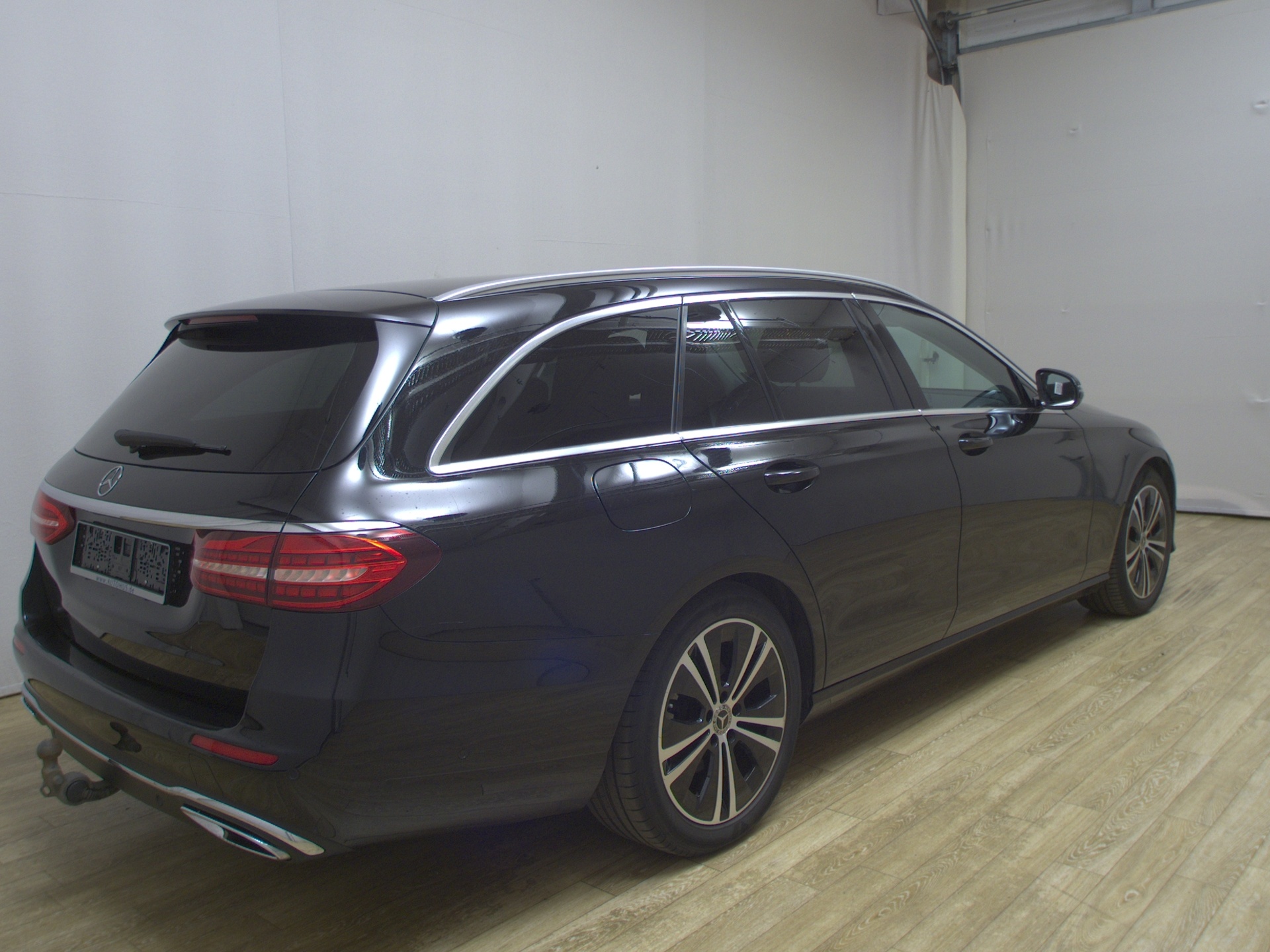 Mercedes-Benz E 220 T d Avantgarde Navi MB-LED HuD AHK RFK 4