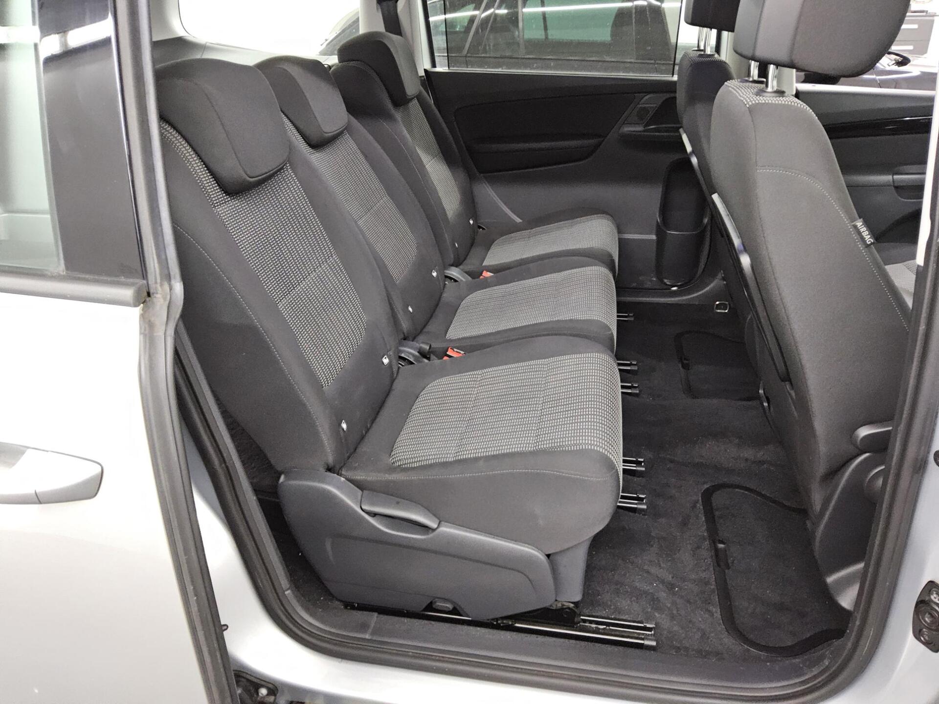 Seat Alhambra 2.0 TDI Style Navi ACC RfK Shz DAB+ 13