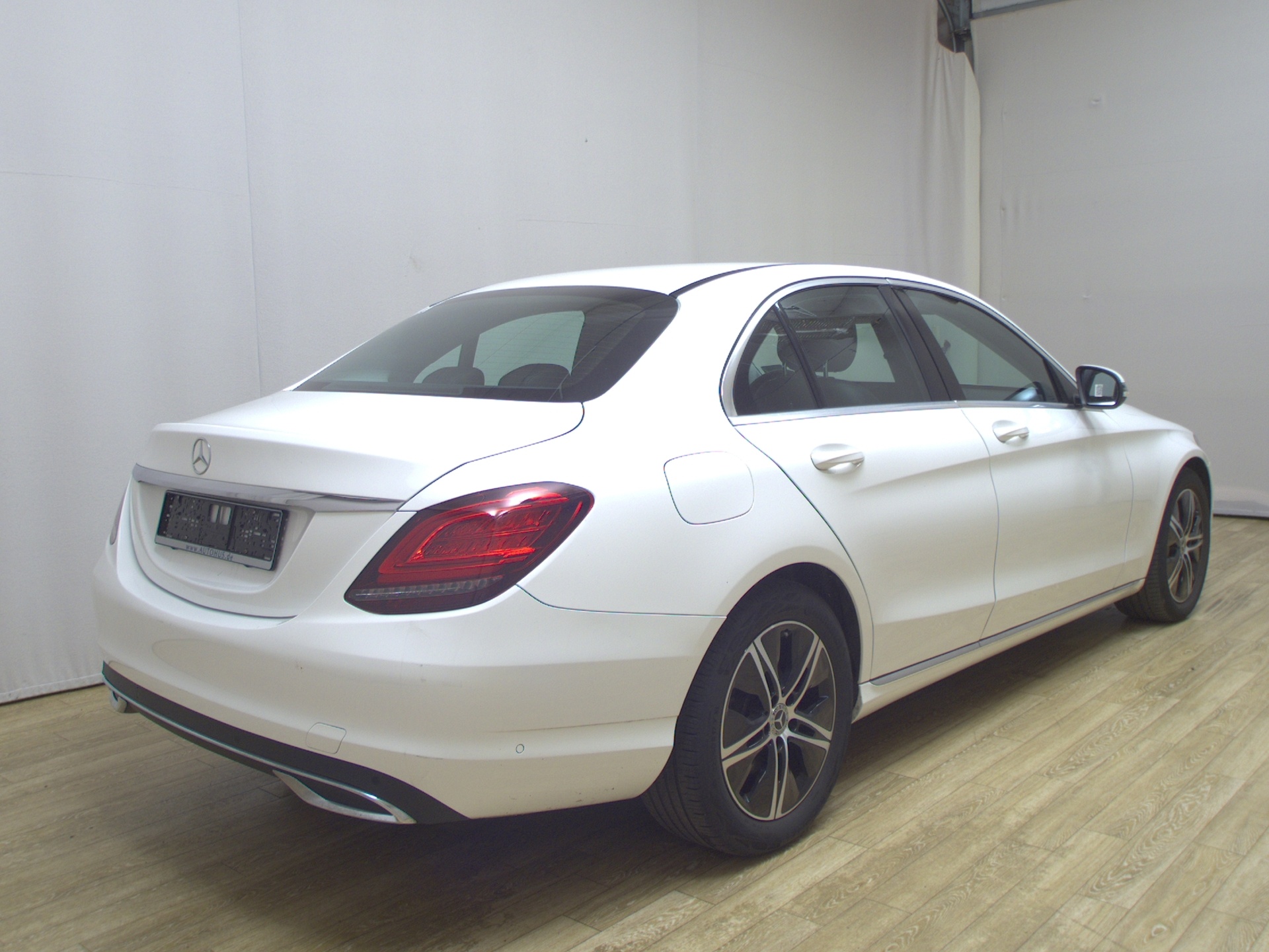 Mercedes-Benz C 180 d Avantgarde Navi LED Shz PDC 4