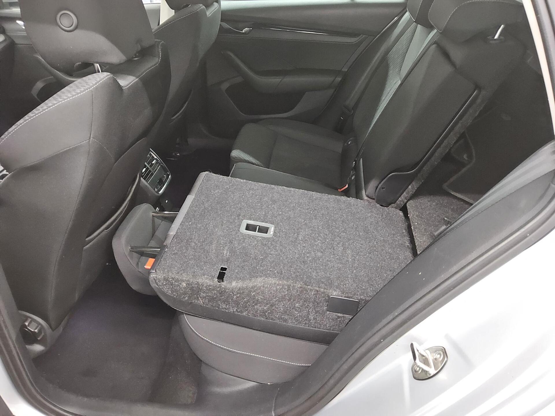 Skoda Octavia Kombi 2.0 TDI Ambition Navi LED Shz RFK 13