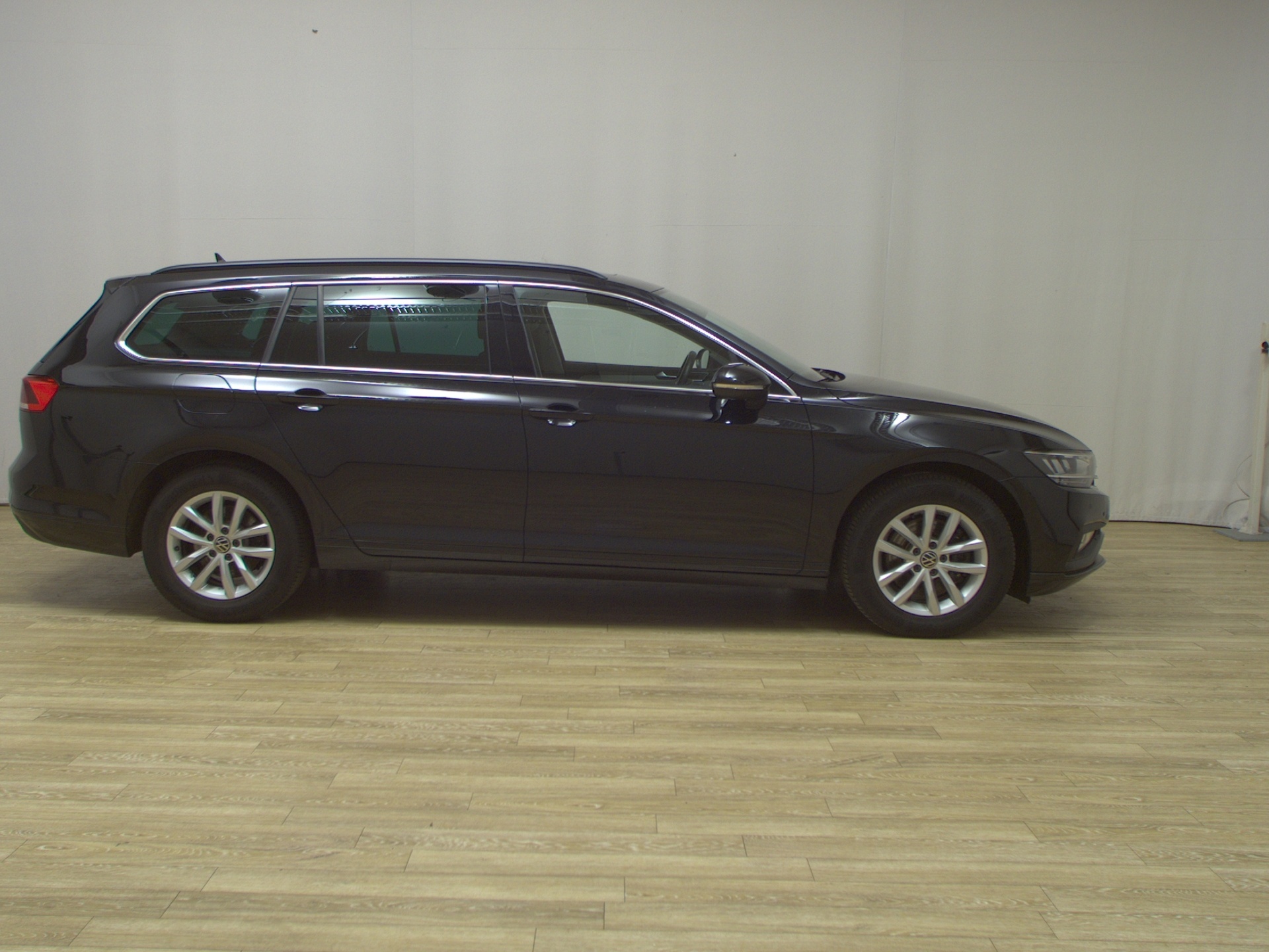 Volkswagen Passat Var. 2.0 TDI Business Navi LED AID Pano