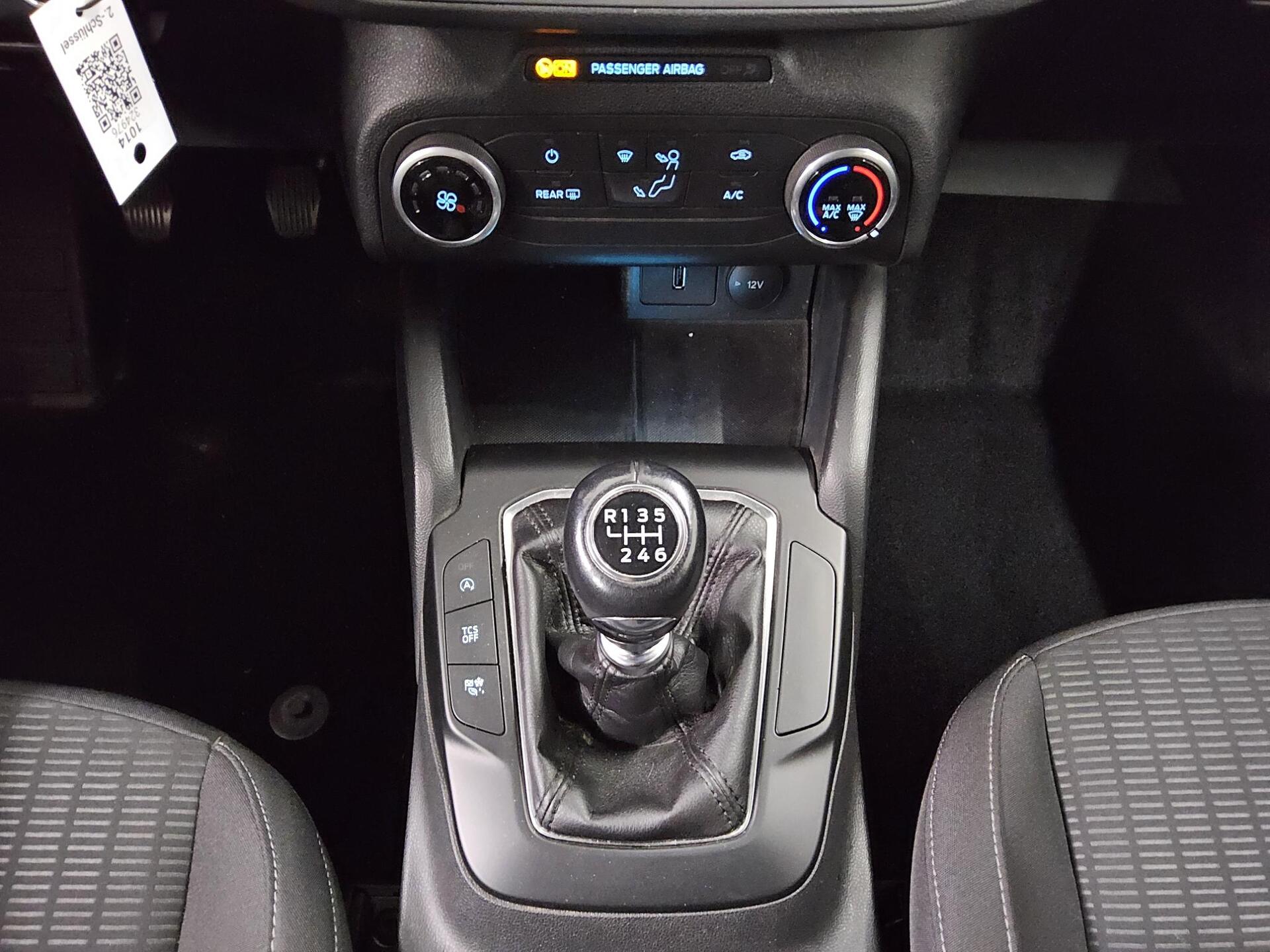 Ford Focus Turnier 1.5 EB Trend LED Tempomat AHK 6