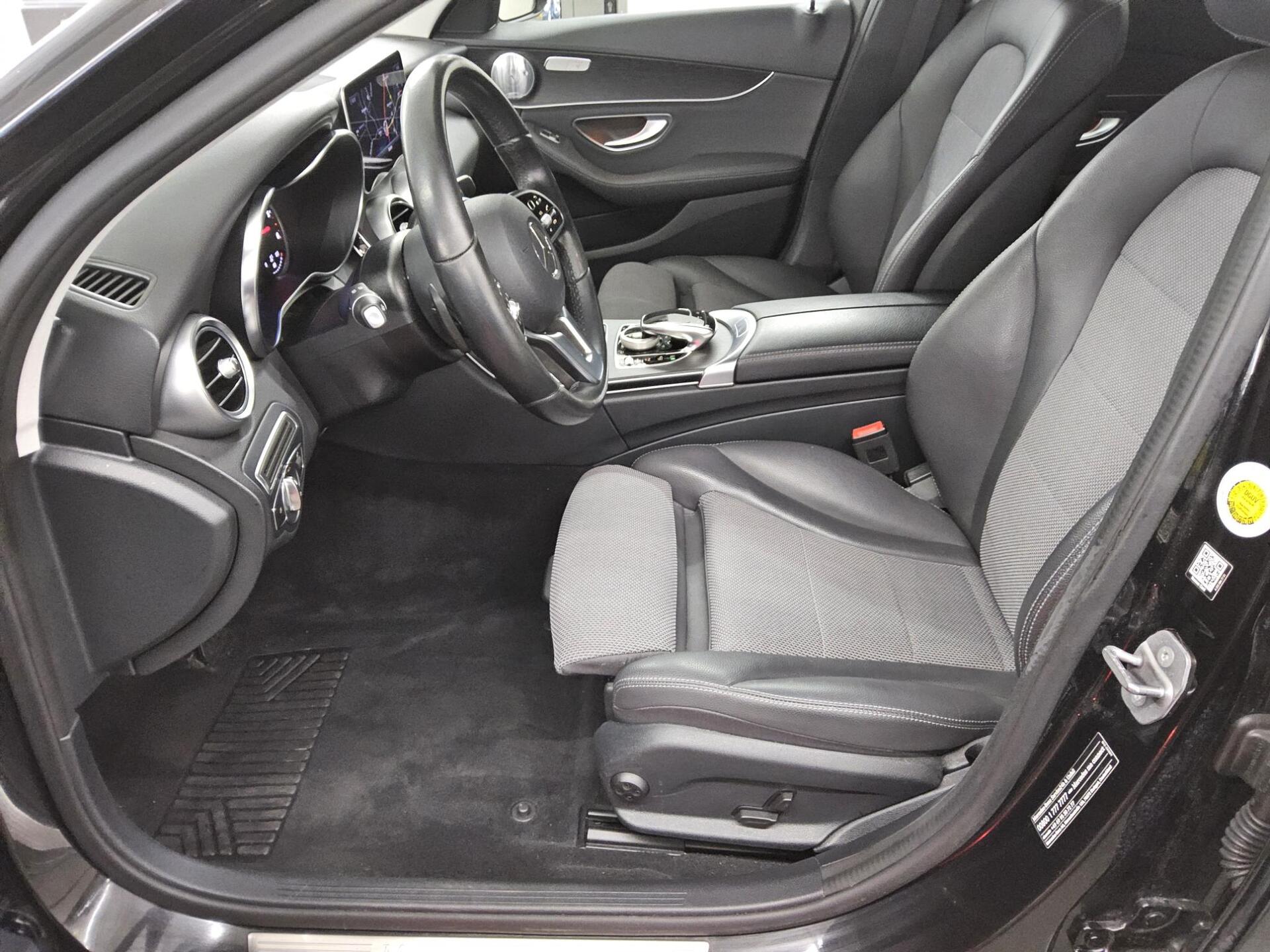 Mercedes-Benz C 220 T d Avantgarde T-Leder Navi LED Night RfK 8