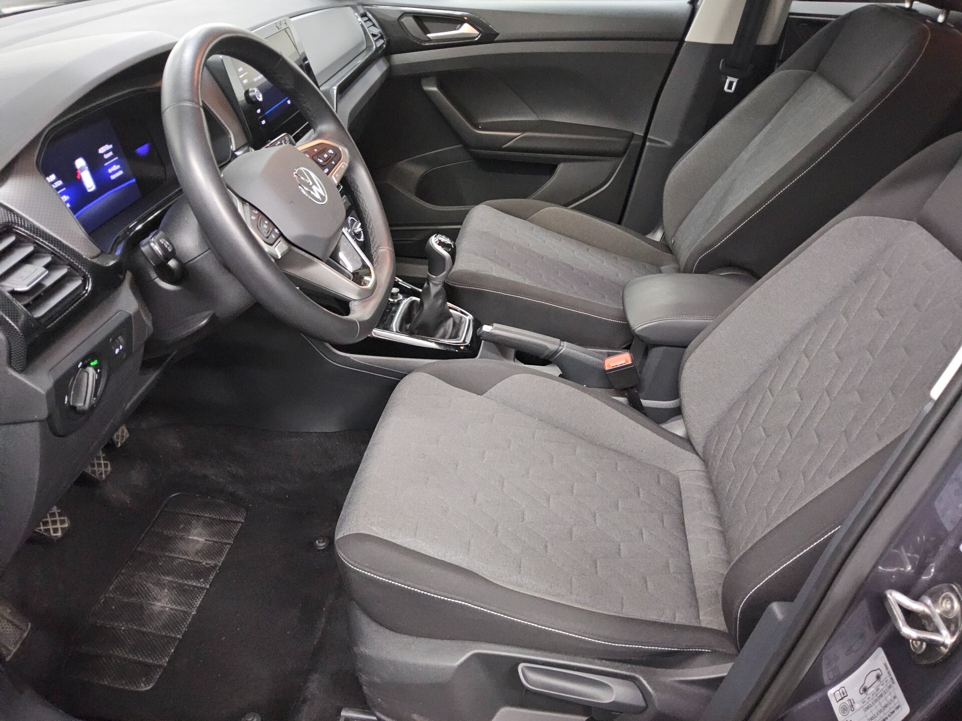 Volkswagen T-Cross 1.0 TSI Life LED SHZ DC 9