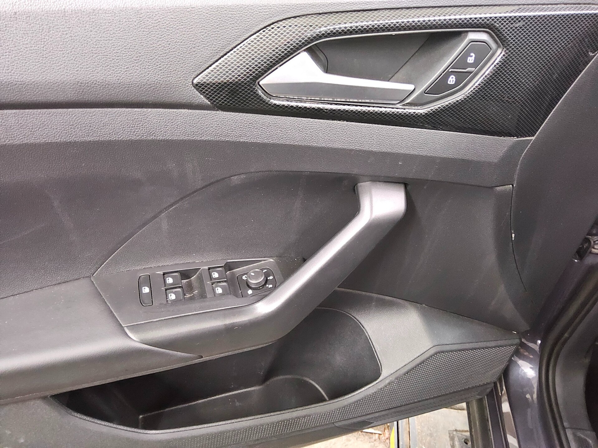 Volkswagen T-Cross 1.0 TSI Life LED SHZ DC 10