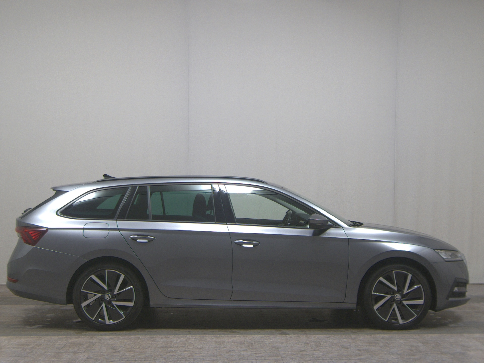 Skoda Octavia Kombi 2.0 TDI Ambition Navi LED vc RfK