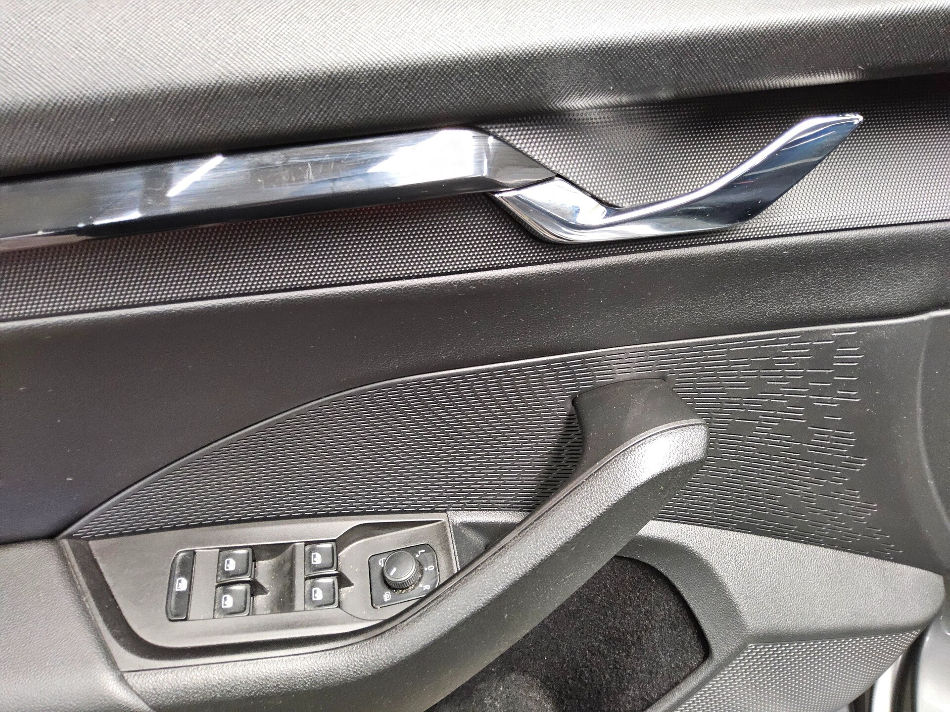 Skoda Octavia Kombi 2.0 TDI Ambition Navi LED vc RfK 10