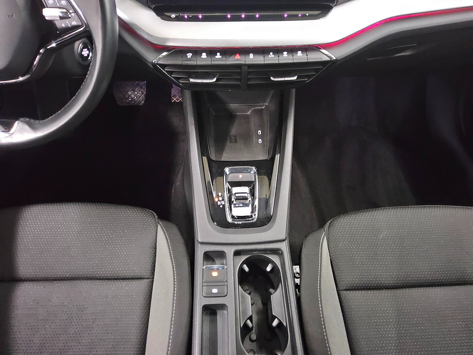 Skoda Octavia Kombi 2.0 TDI Ambition Navi LED+ vc AHK 6