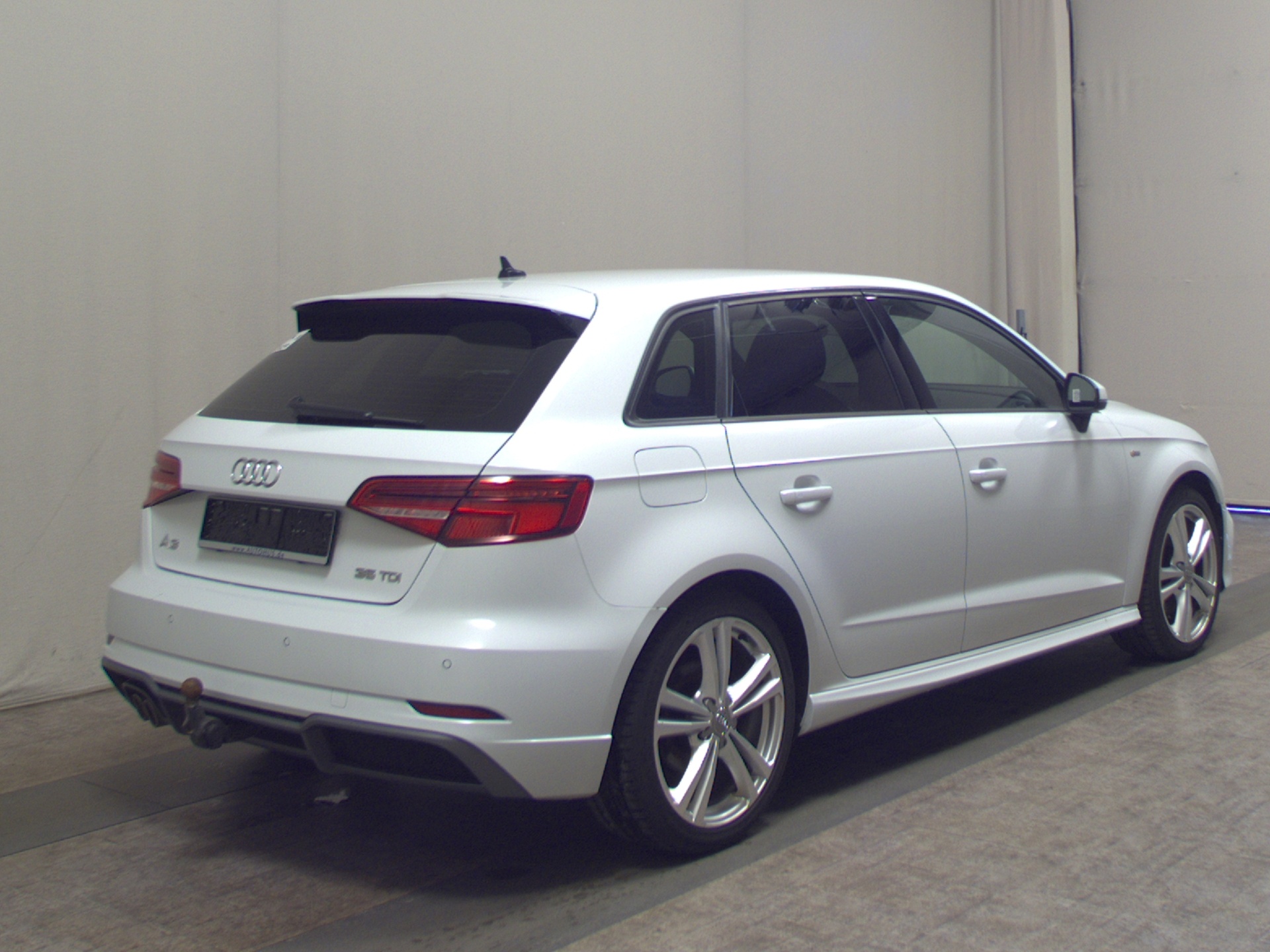 Audi A3 Sportback 35 TDI sport S-Line Nav LED Shz AHK 4