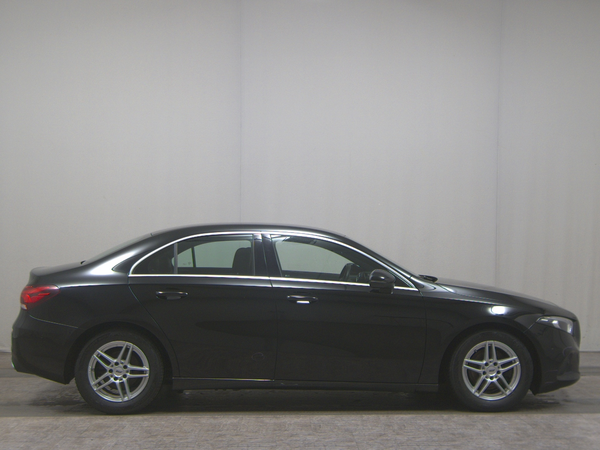 Mercedes-Benz A 200 d Progressive T-Leder Navi LED RfK PDC Shz