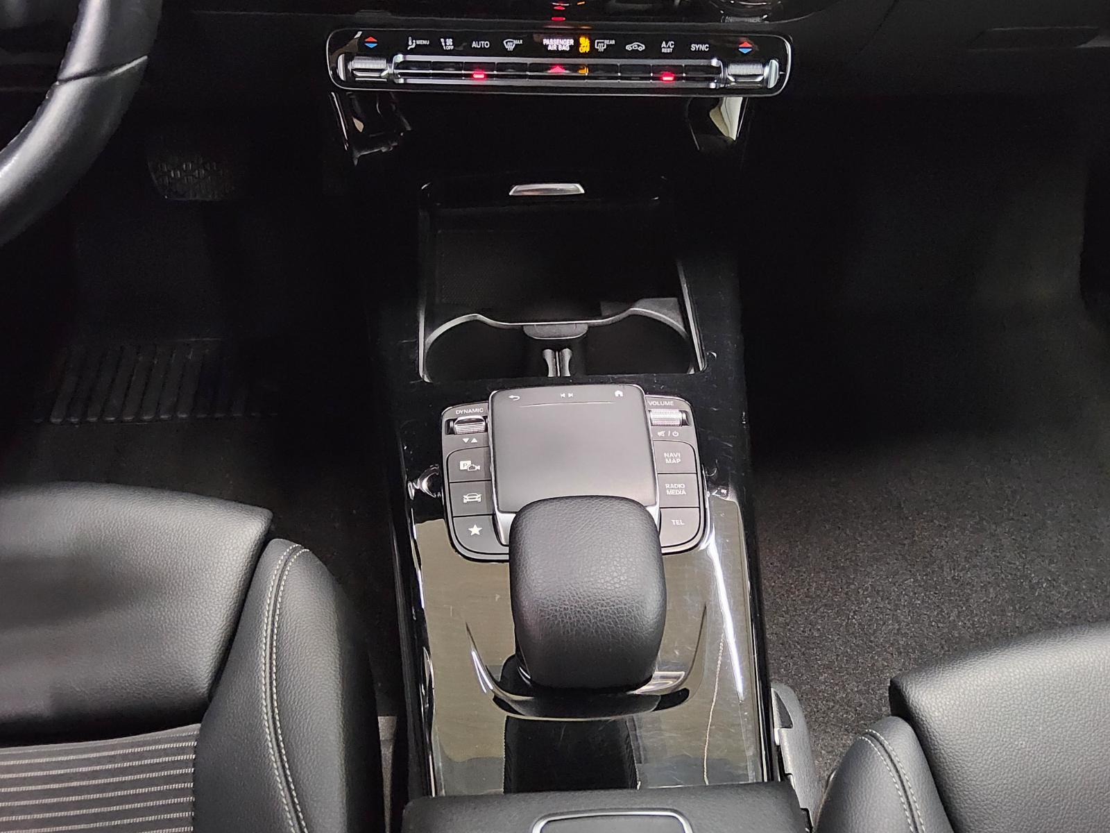 Mercedes-Benz A 200 d Progressive T-Leder Navi LED RfK PDC Shz 6