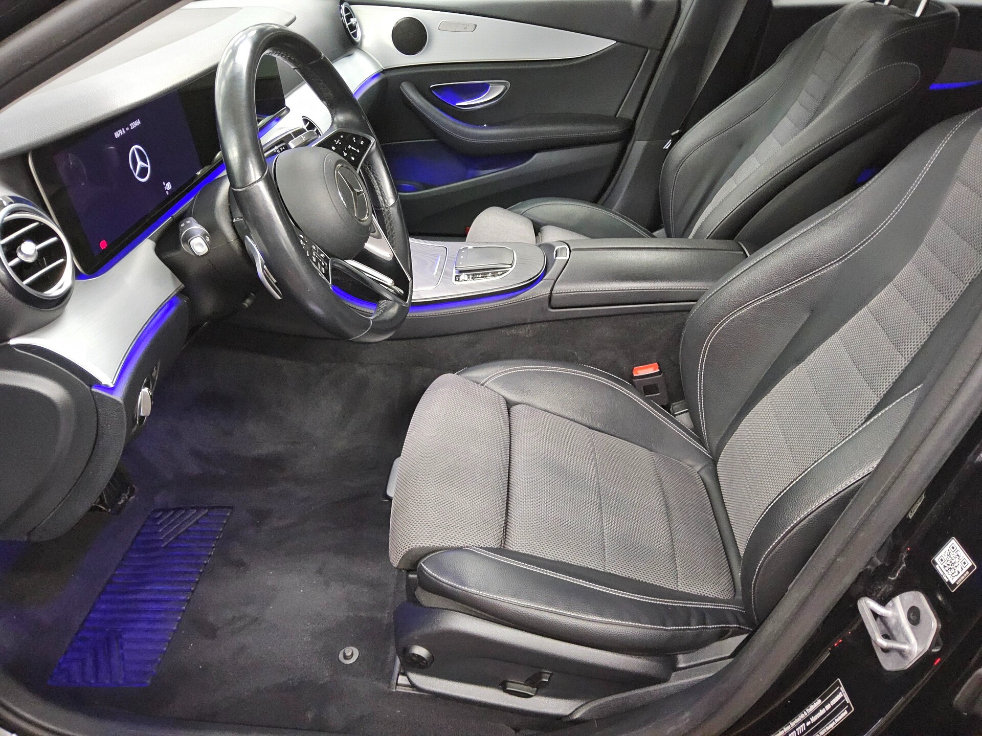 Mercedes-Benz E 220 T d Avantgarde Navi LED RfK AHK Distr.+ 9