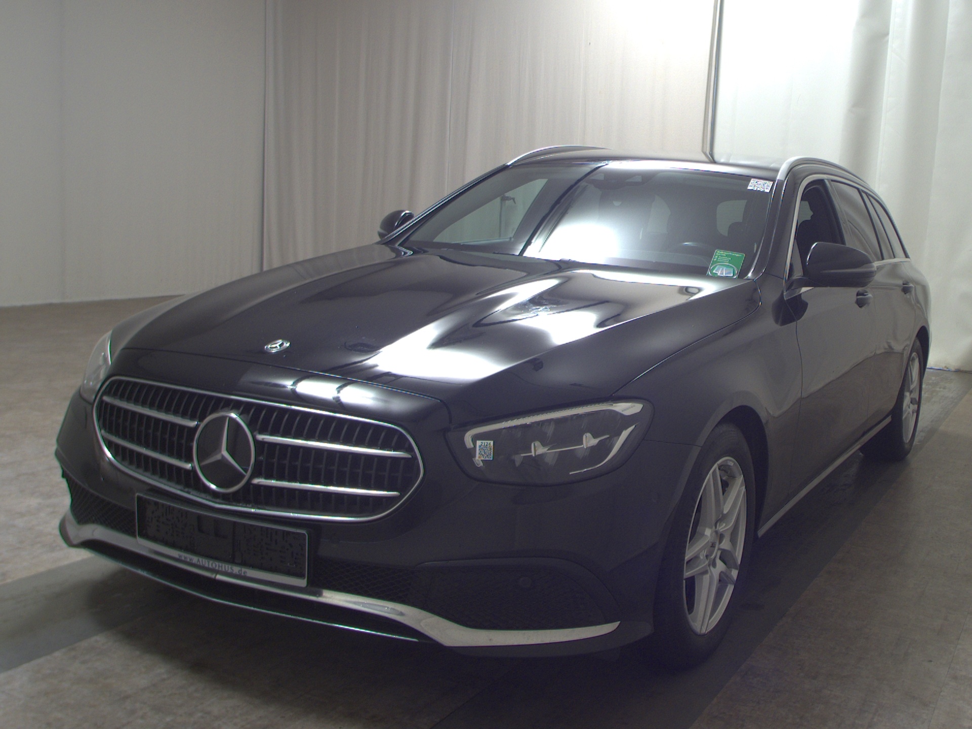 Mercedes-Benz E 220 T d Avantgarde Navi LED RfK AHK Distr.+ 2