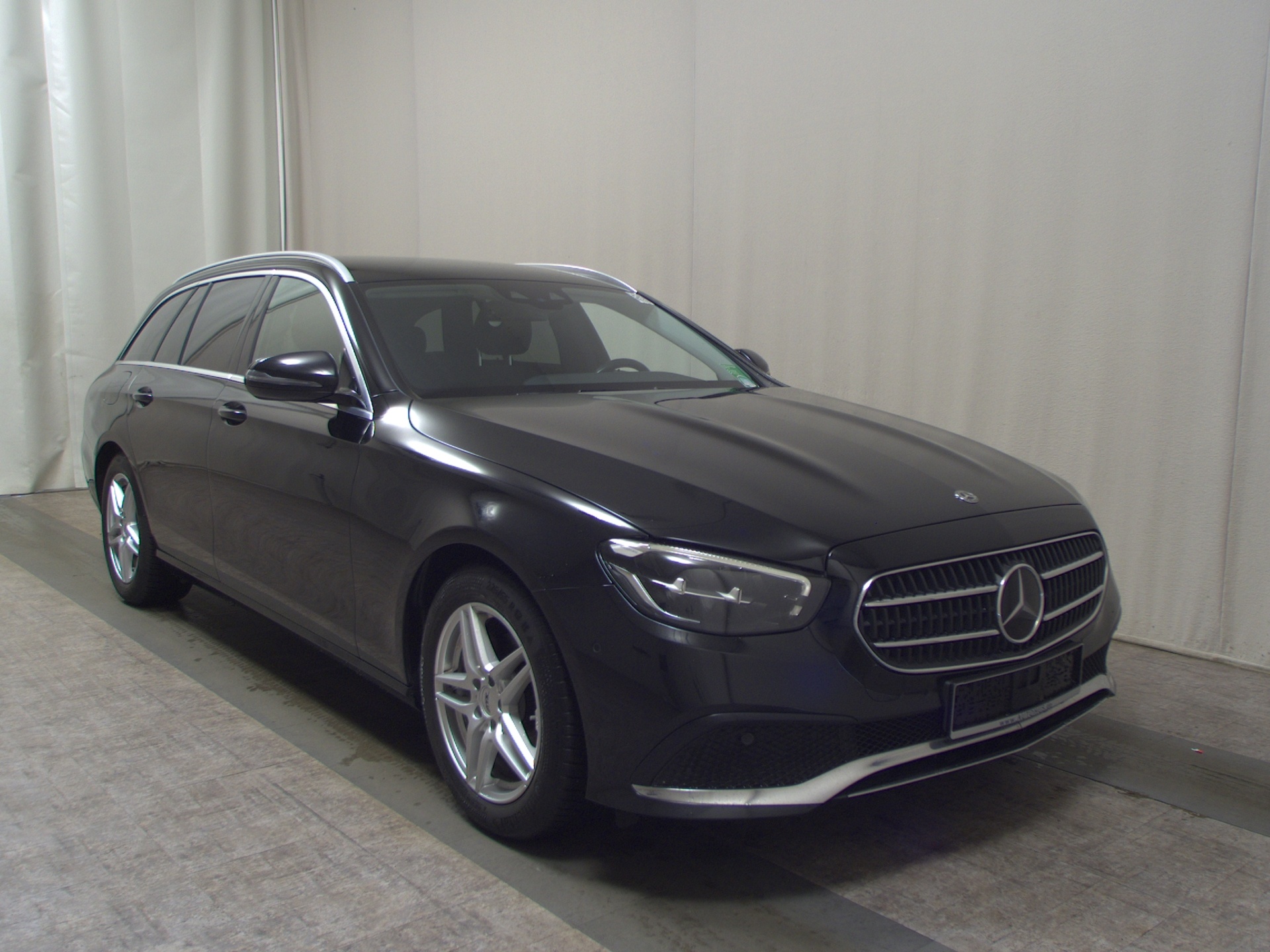 Mercedes-Benz E 220 T d Avantgarde Navi LED RfK AHK Distr.+ 3