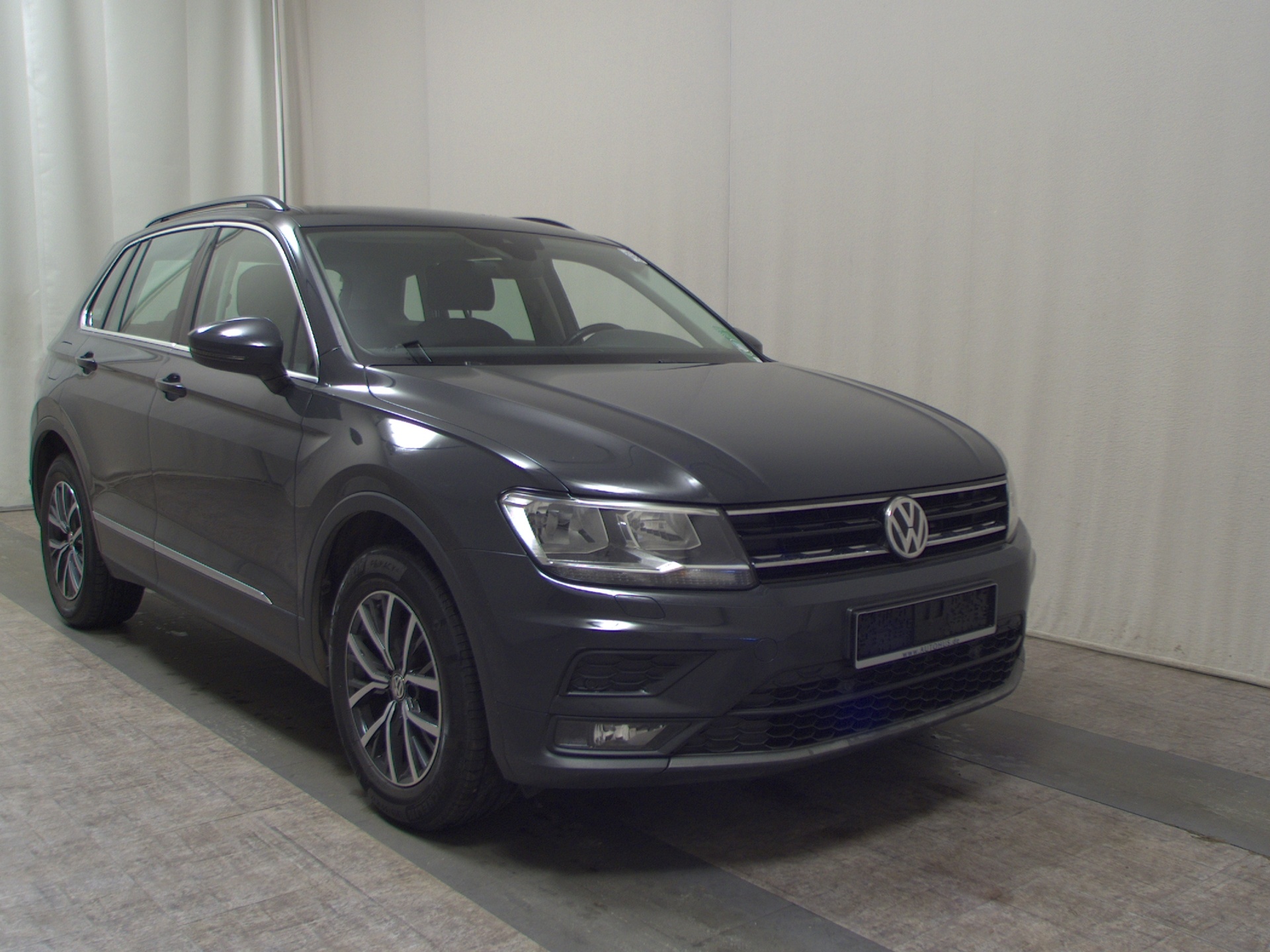 Volkswagen Tiguan 2.0 TDI Comf. Navi AHK AID 3