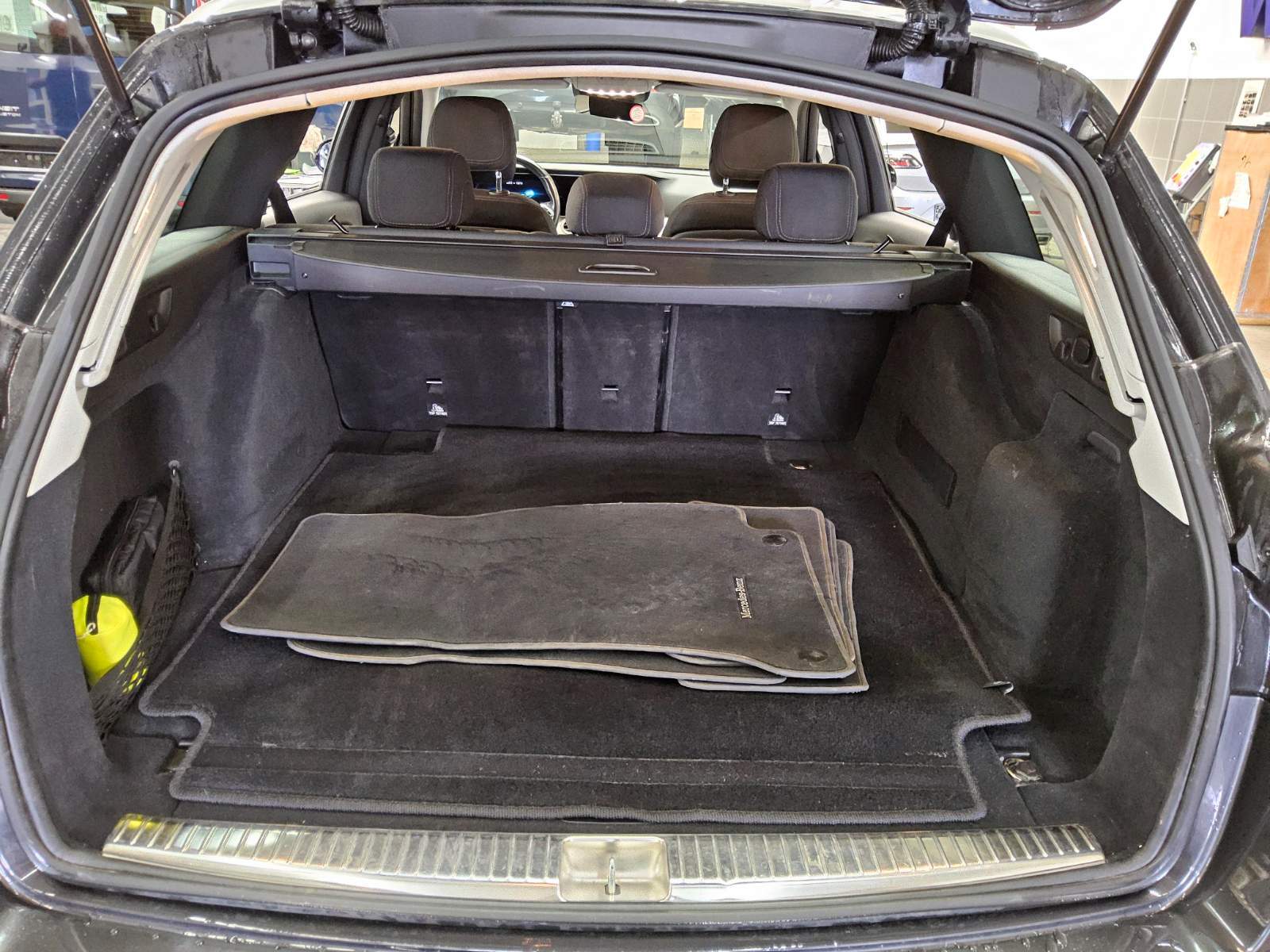 Mercedes-Benz E 220 T d Navi LED Widescreen AHK RfK Distronic+ 12