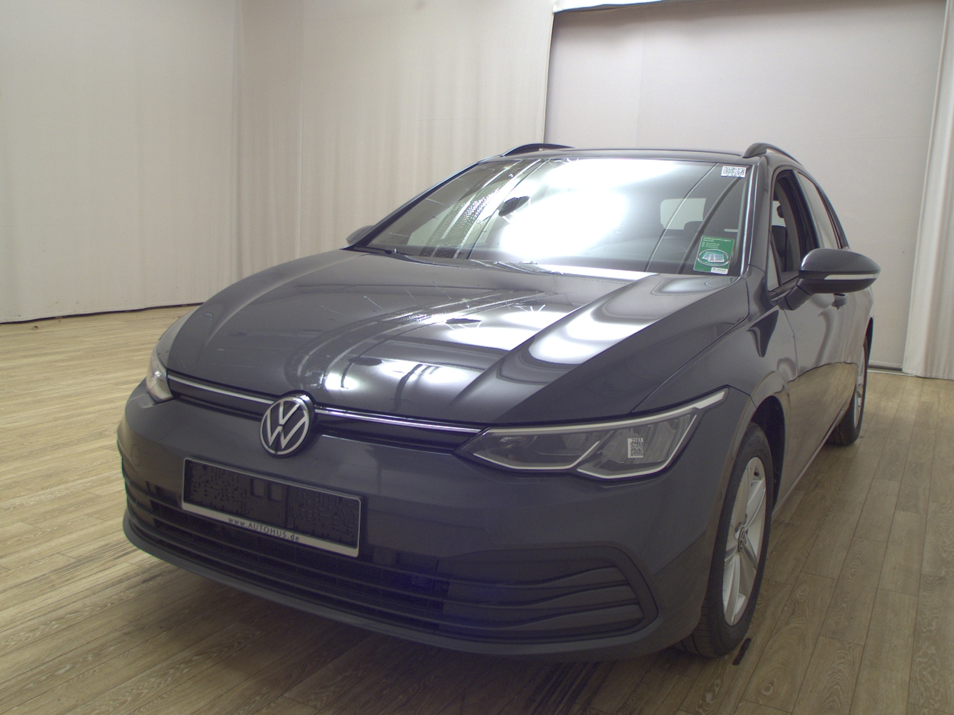 Volkswagen Golf-8 Var. 2.0 TDI Life Navi LED DC ACC PDC BT 2