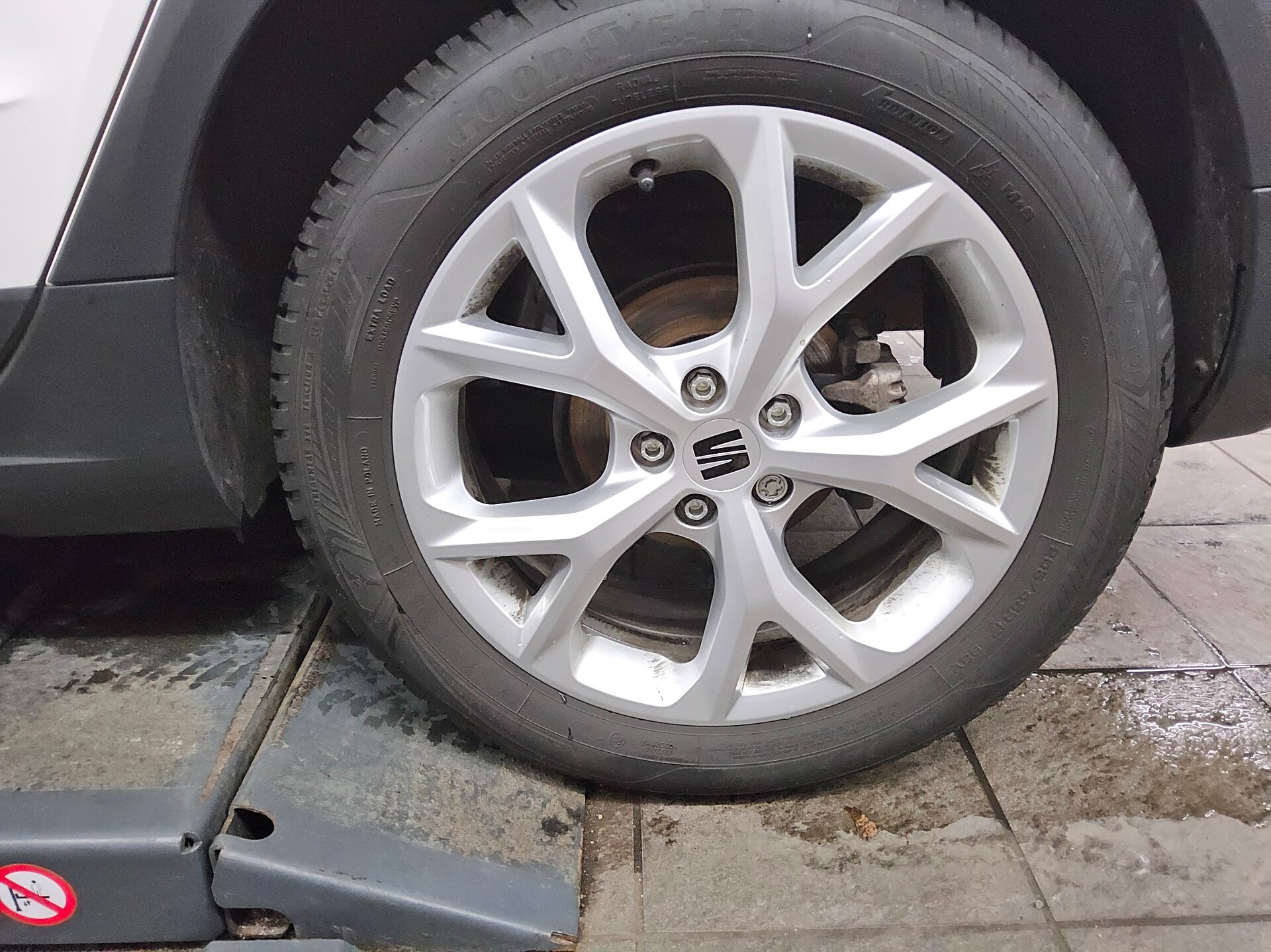 Seat Arona 1.0 TSI FR-Line Navi LED PDC SHZ 11