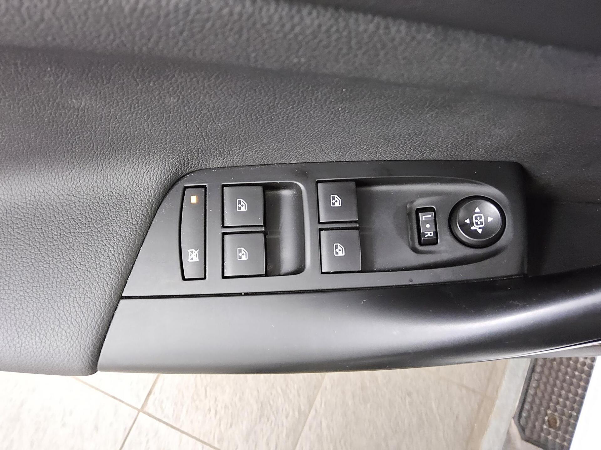 Opel Astra ST 1.5 D Business Elegance Navi LED AHK 9