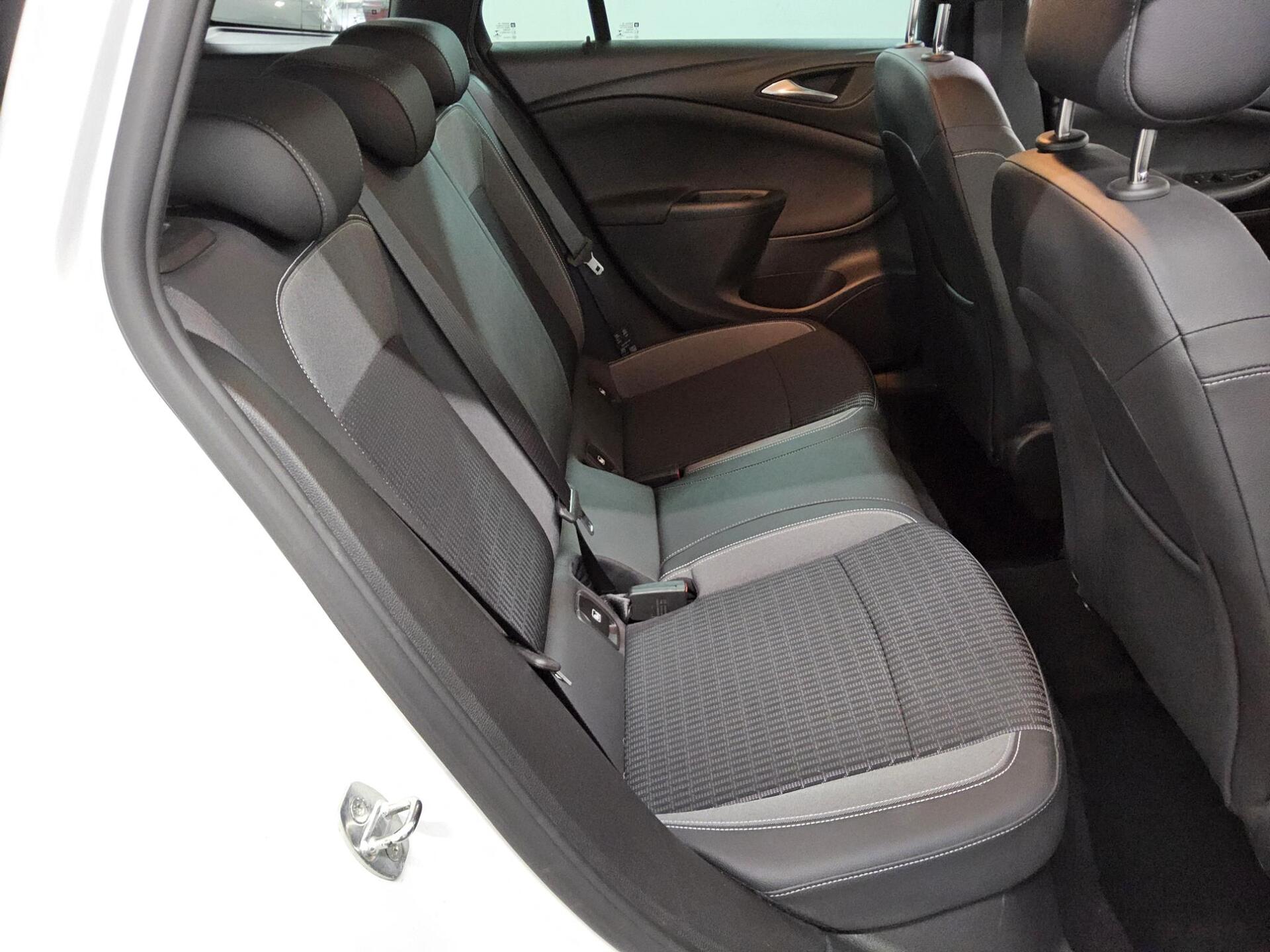 Opel Astra ST 1.5 D Business Elegance Navi LED AHK 13