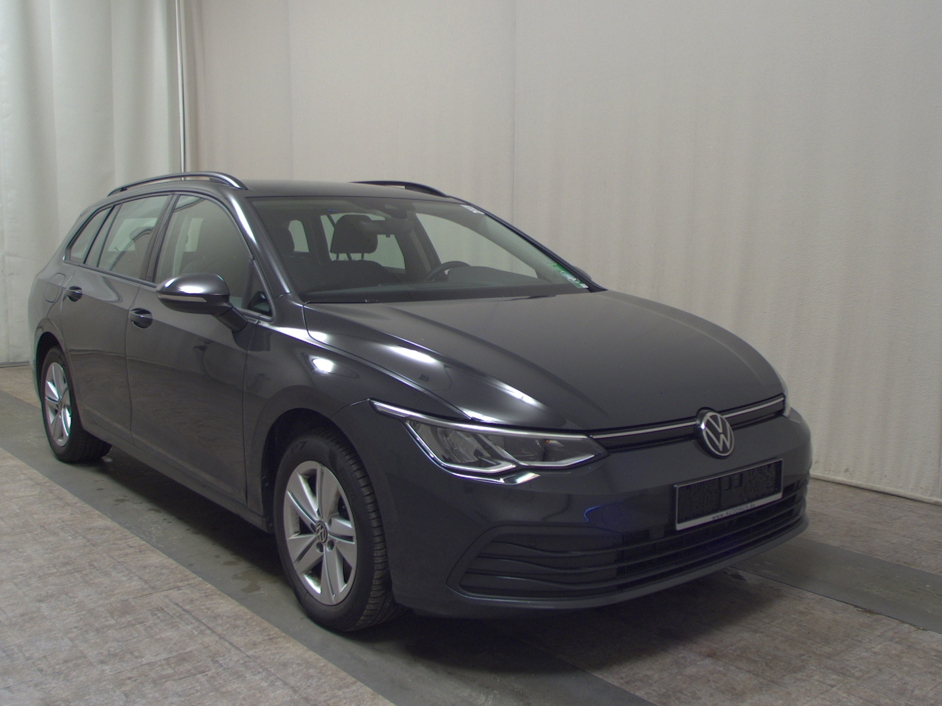 Volkswagen Golf-8 Var. 2.0 TDI Life Navi LED DC AHK ACC PDC 3