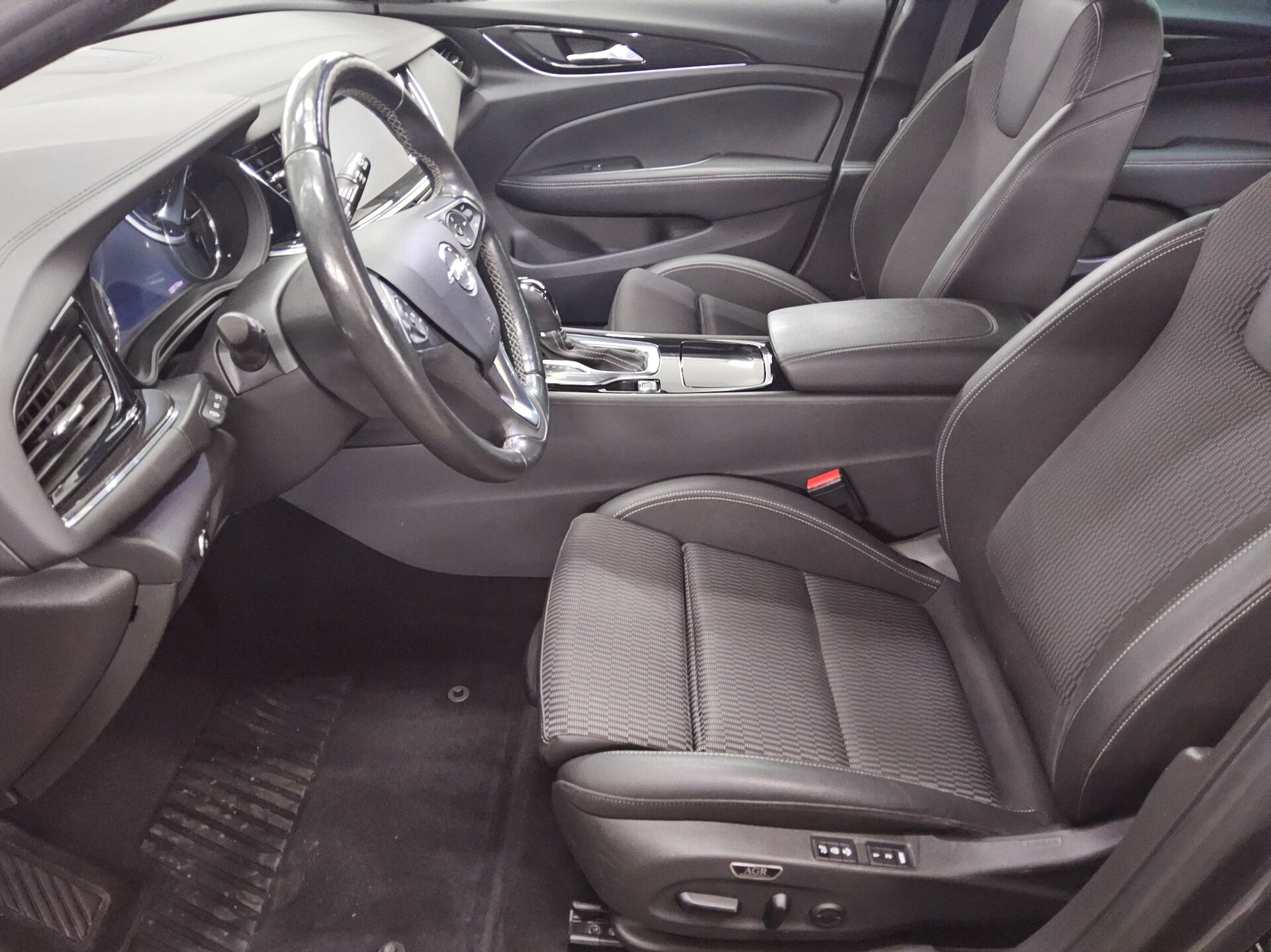 Opel Insignia ST 2.0 D Business Ed. Navi LED HuD AHK 8