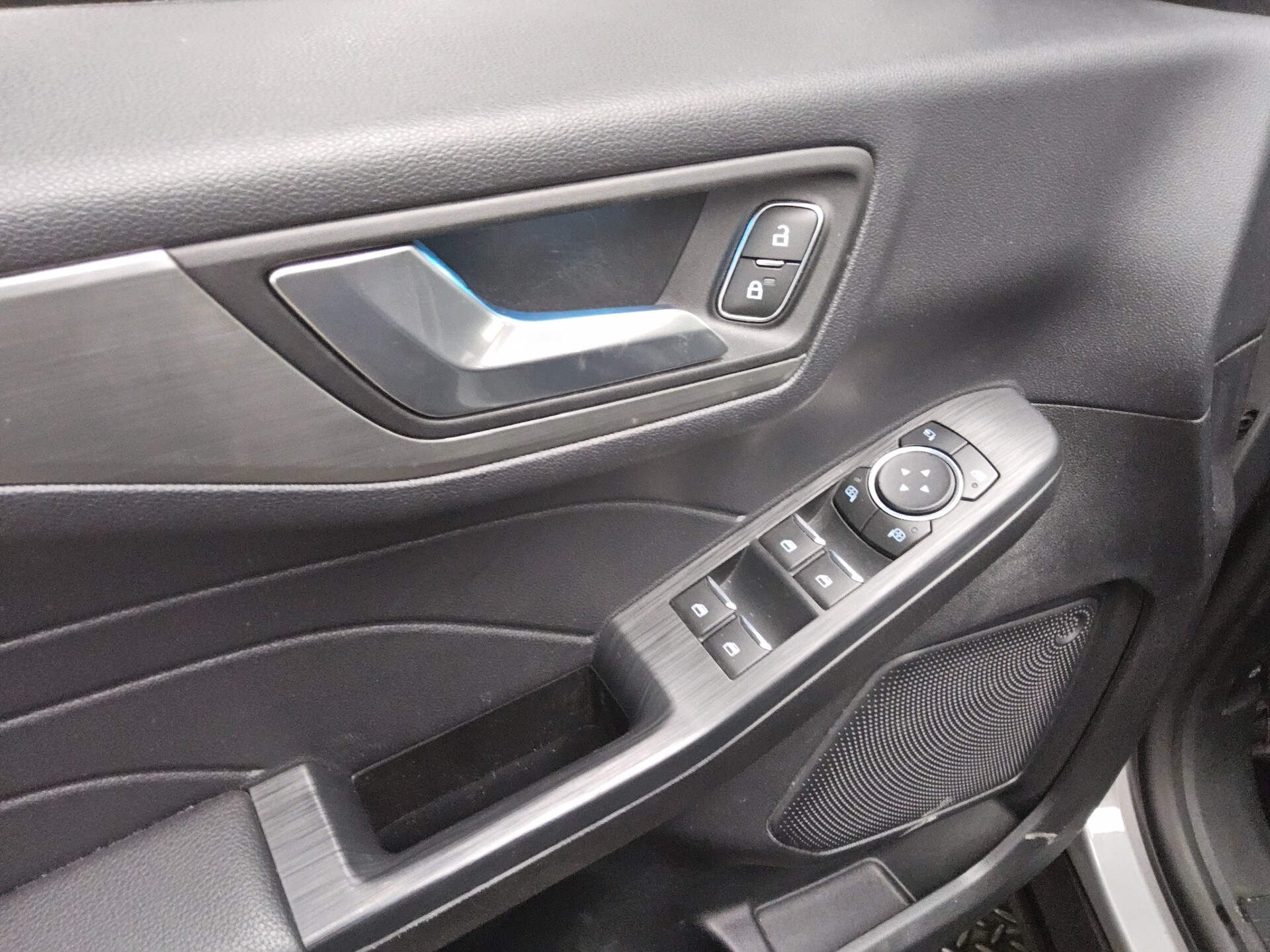 Ford Kuga 1.5 EB Titanium X Navi LED Pano DC B&O AHK 10