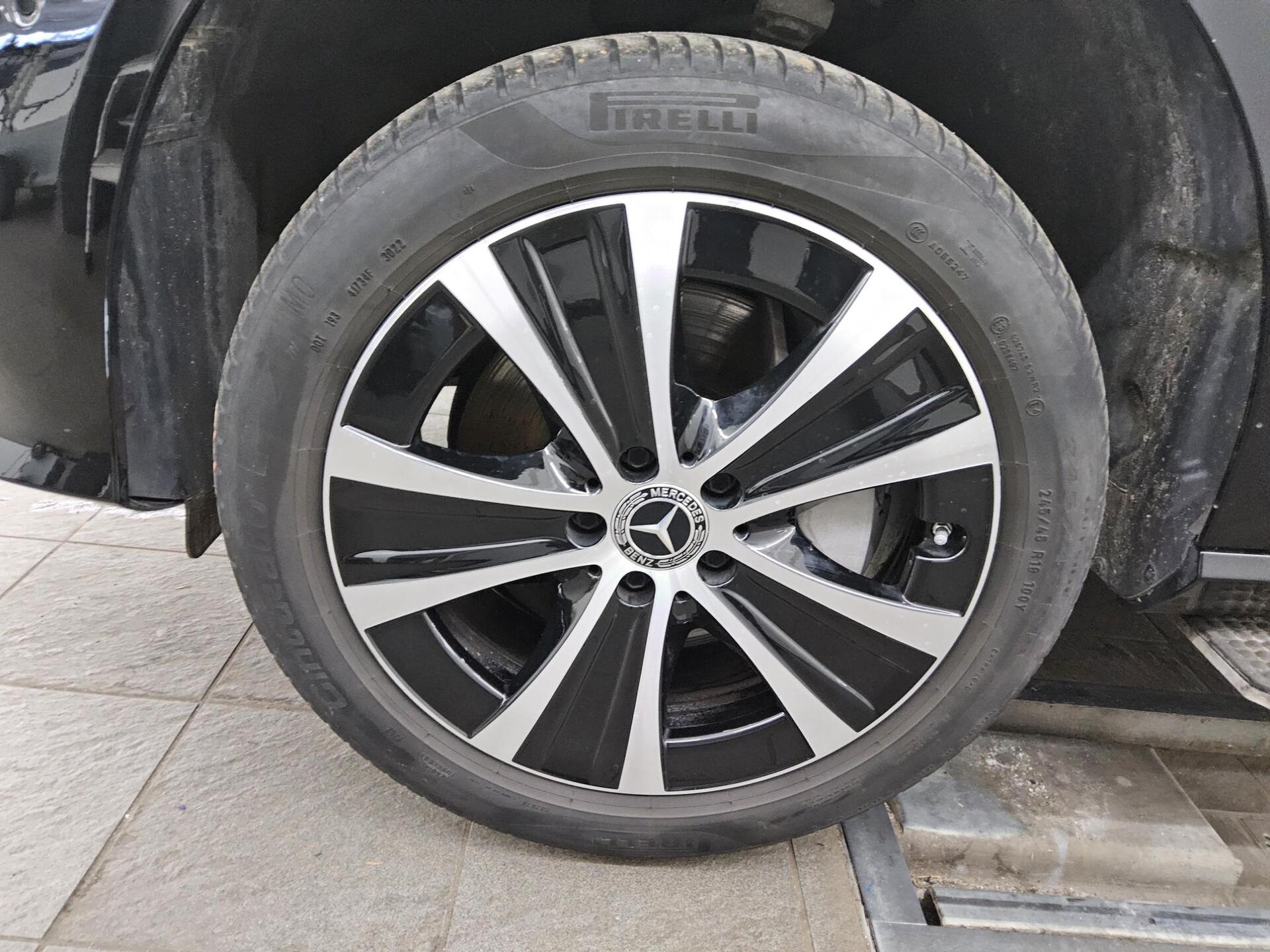 Mercedes-Benz E 300 de Avantgarde Navi LED Widescreen AHK RfK 11