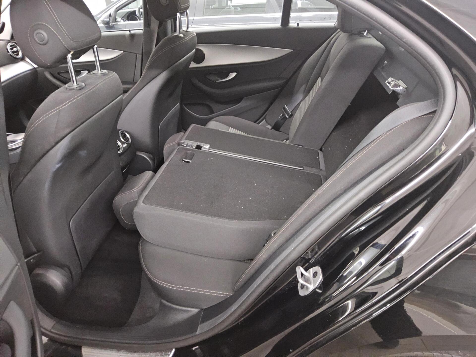 Mercedes-Benz E 300 de Avantgarde Navi LED Widescreen AHK RfK 13