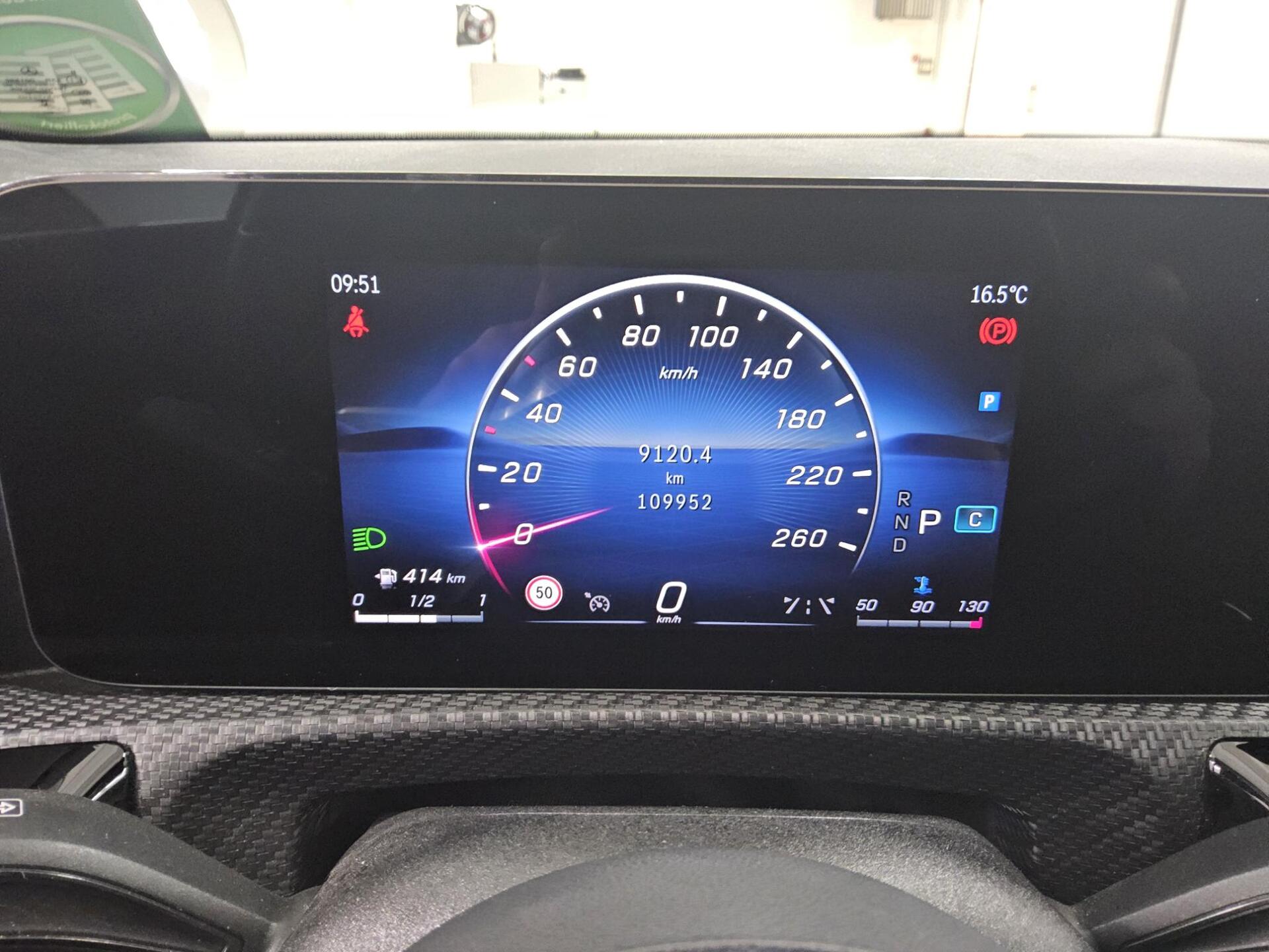 Mercedes-Benz A 200 d Navi LED RFK MBUX PDC Shz 8