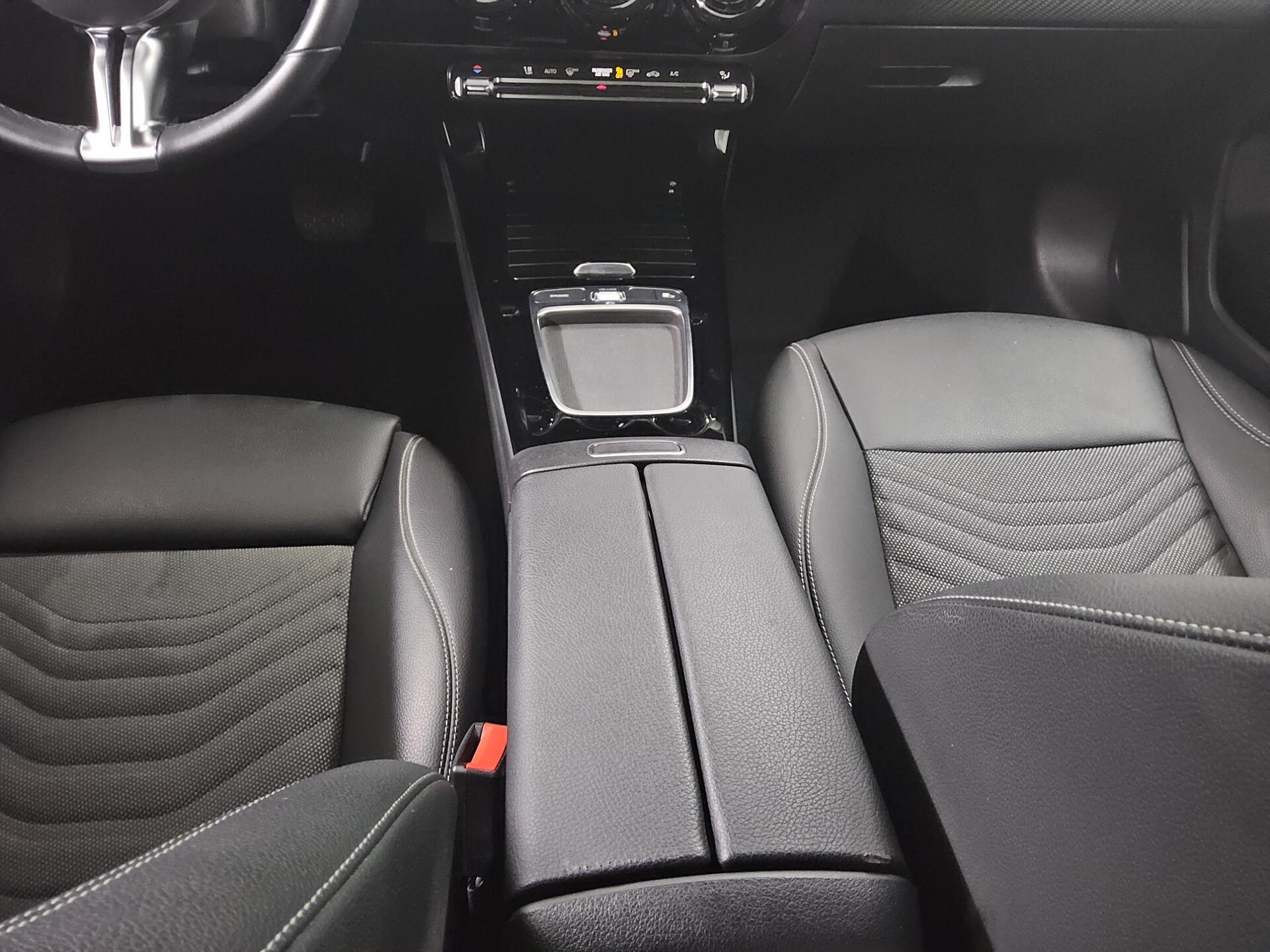 Mercedes-Benz A 200 d Navi LED RFK MBUX PDC Shz 6