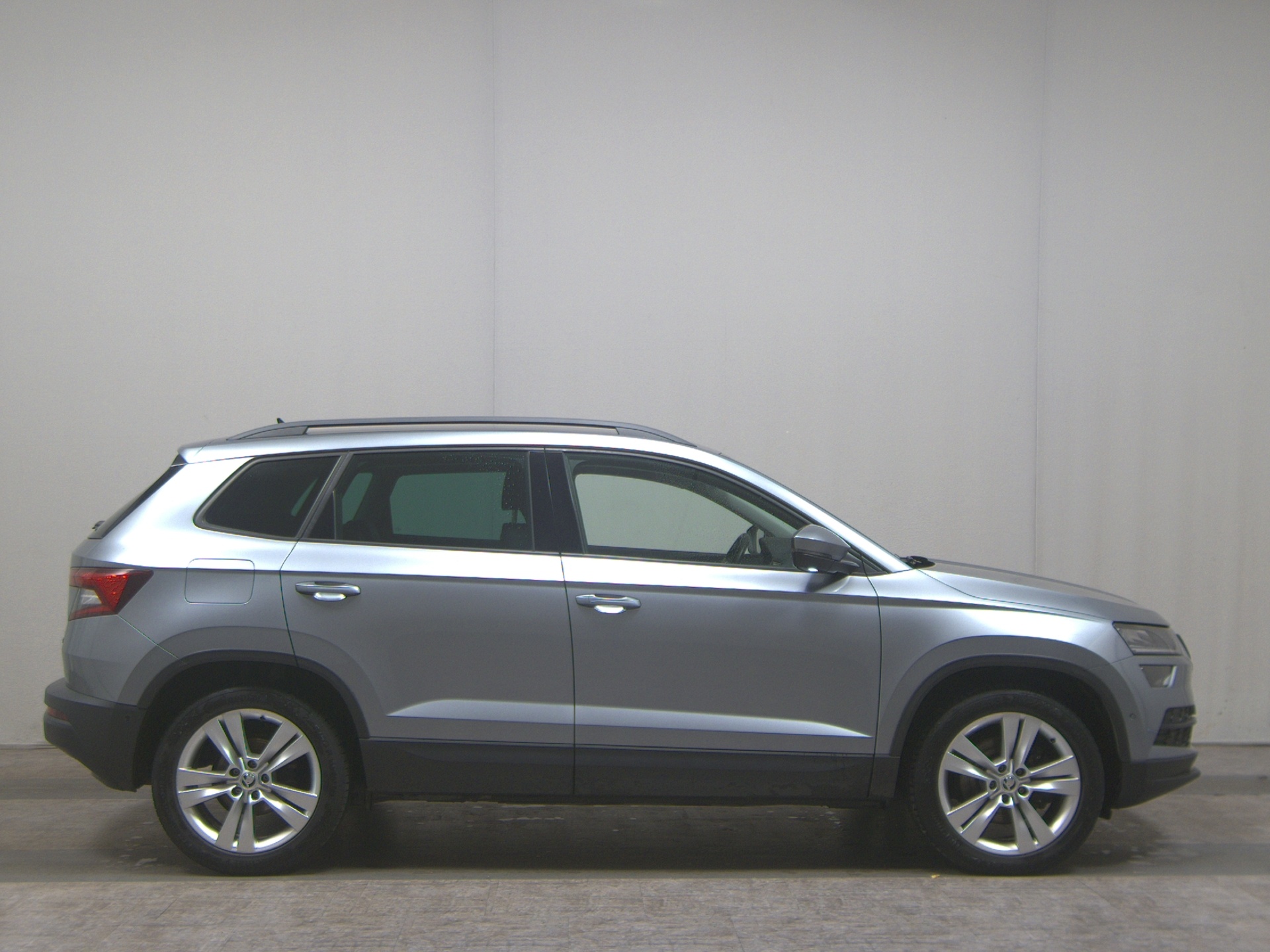 Skoda Karoq 2.0 TDI 4x4 Style Leder Navi LED vc RfK