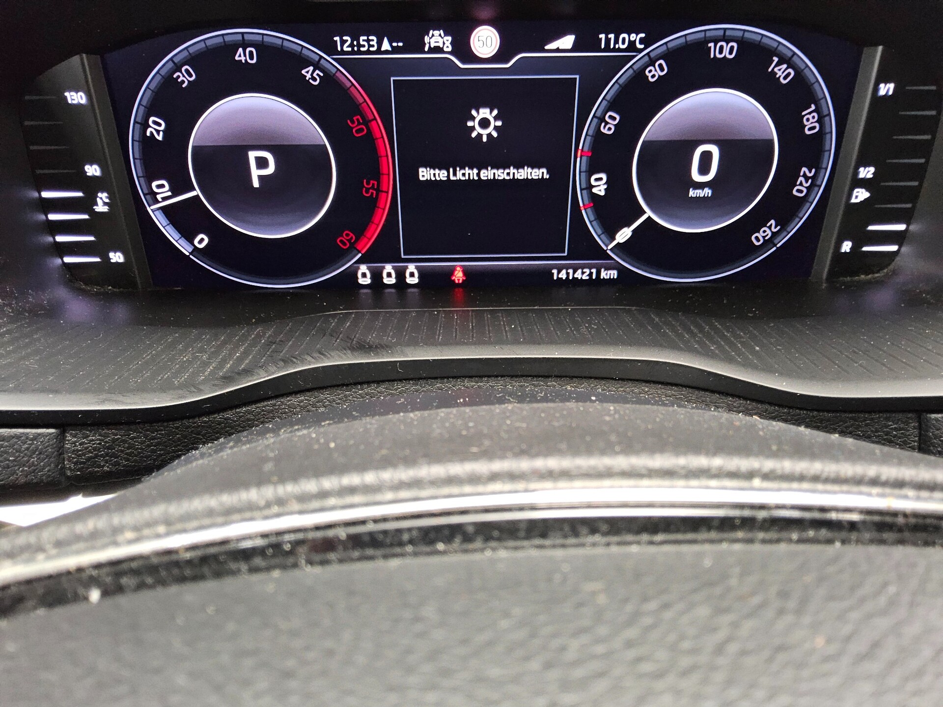 Skoda Karoq 2.0 TDI 4x4 Style Leder Navi LED vc RfK 8