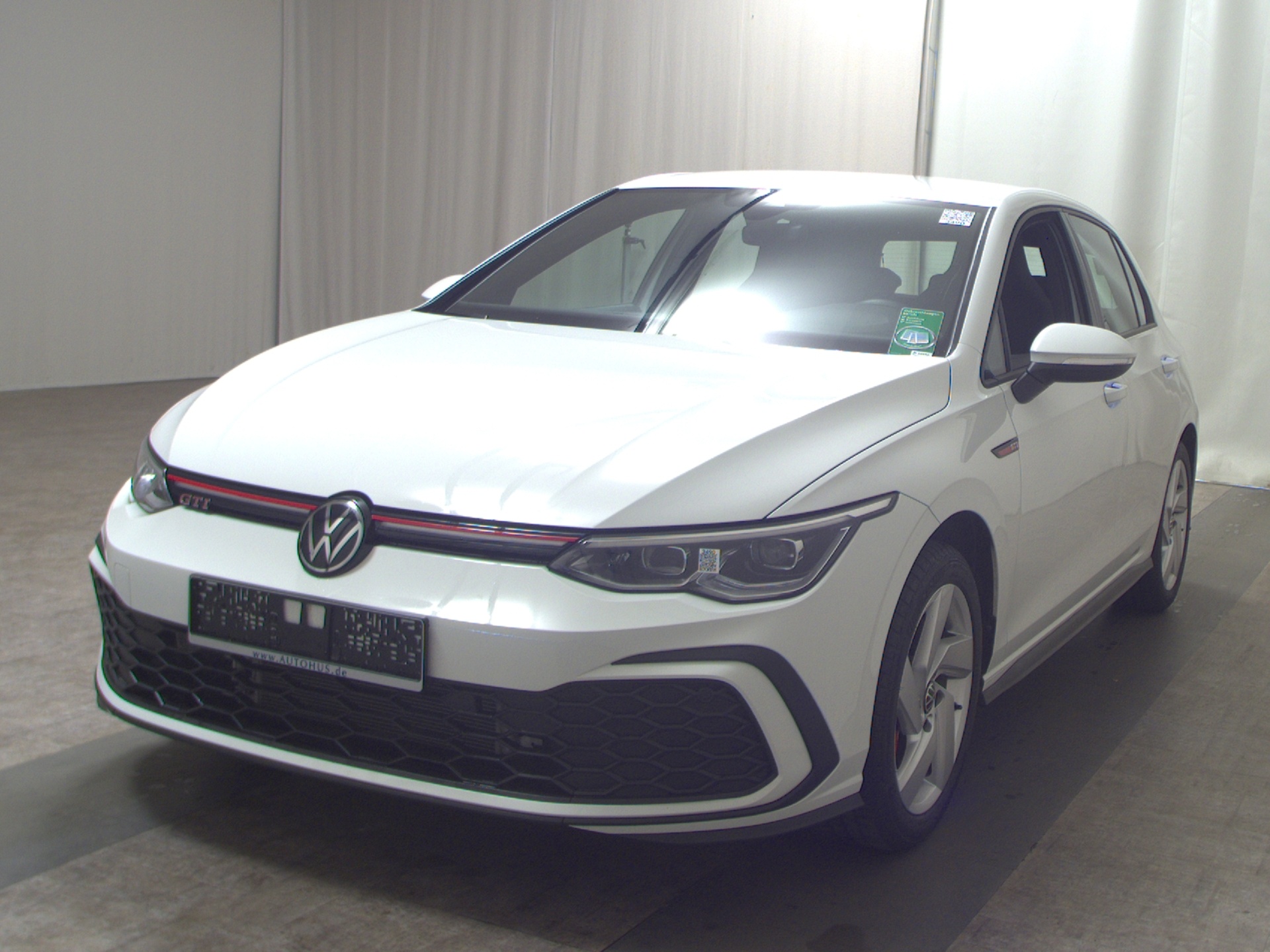 Volkswagen Golf-8 2.0 TSI GTI LED+ DC 2