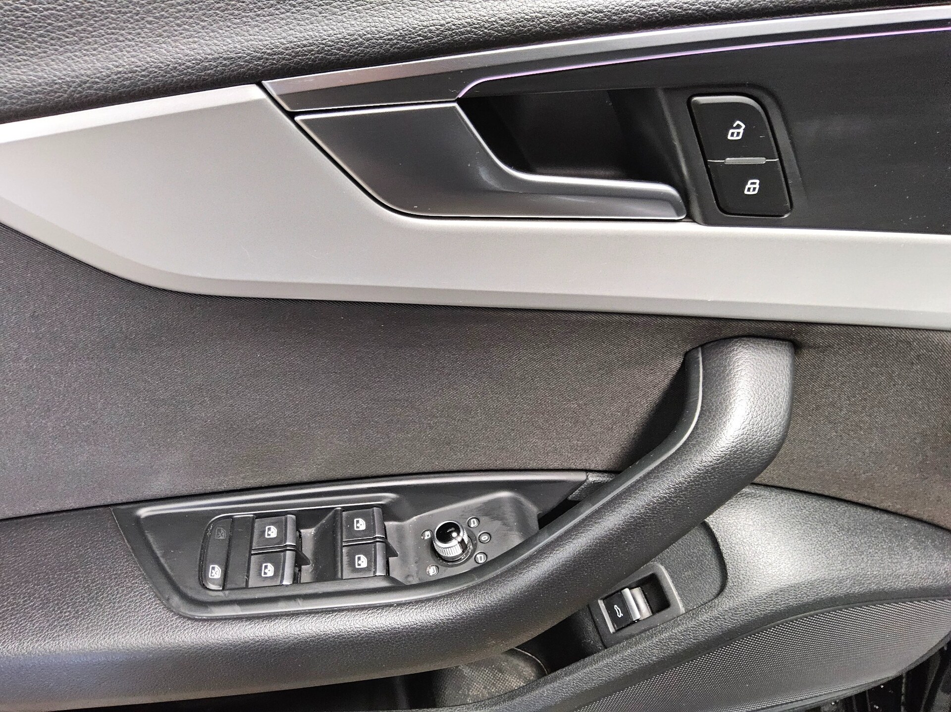 Audi A4 Avant 35 TDI S-Line Navi LED vc RfK ACC PDC 10