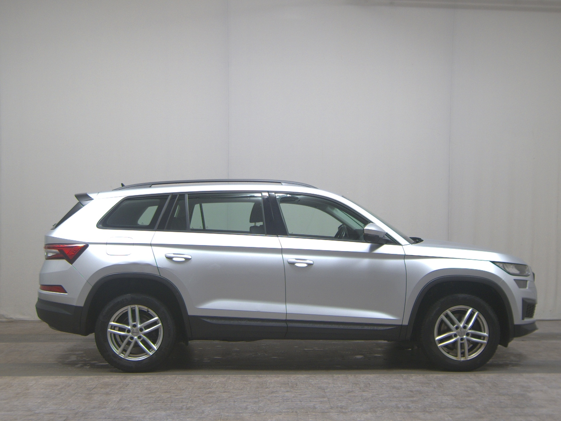 Skoda Kodiaq 2.0 TDI Active Navi LED AHK PDC Shz BT