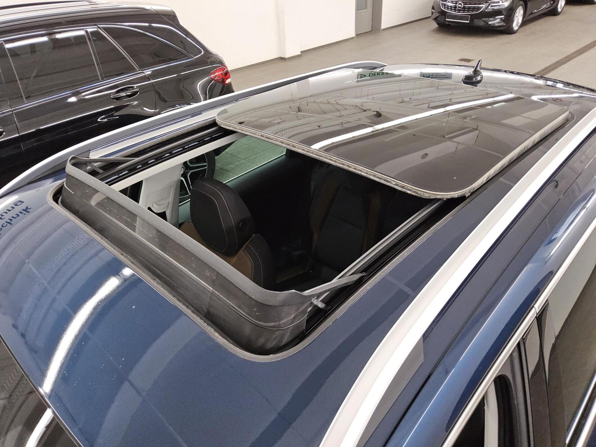 Skoda Karoq 2.0 TDI 4x4 Scout Navi LED vc Pano 13