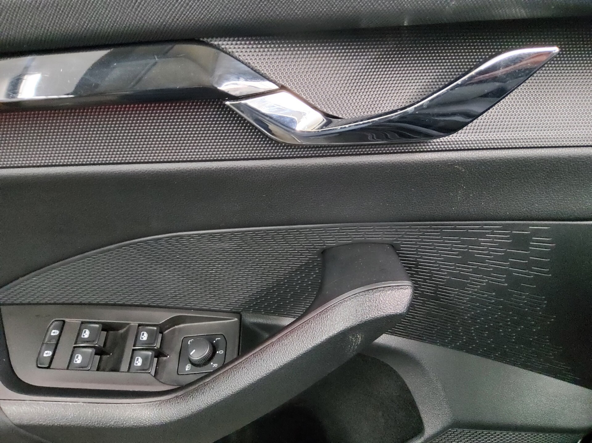 Skoda Octavia Kombi 2.0 TDI Clever Navi LED vc RfK PDC 10