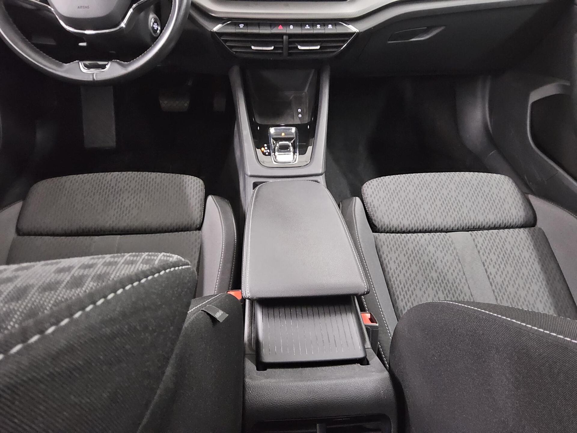 Skoda Octavia Kombi 2.0 TDI Ambition Navi LED vc Pano 6