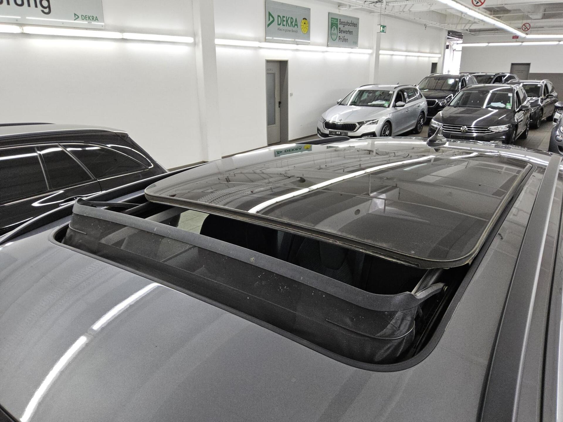 Skoda Octavia Kombi 2.0 TDI Ambition Navi LED vc Pano 12