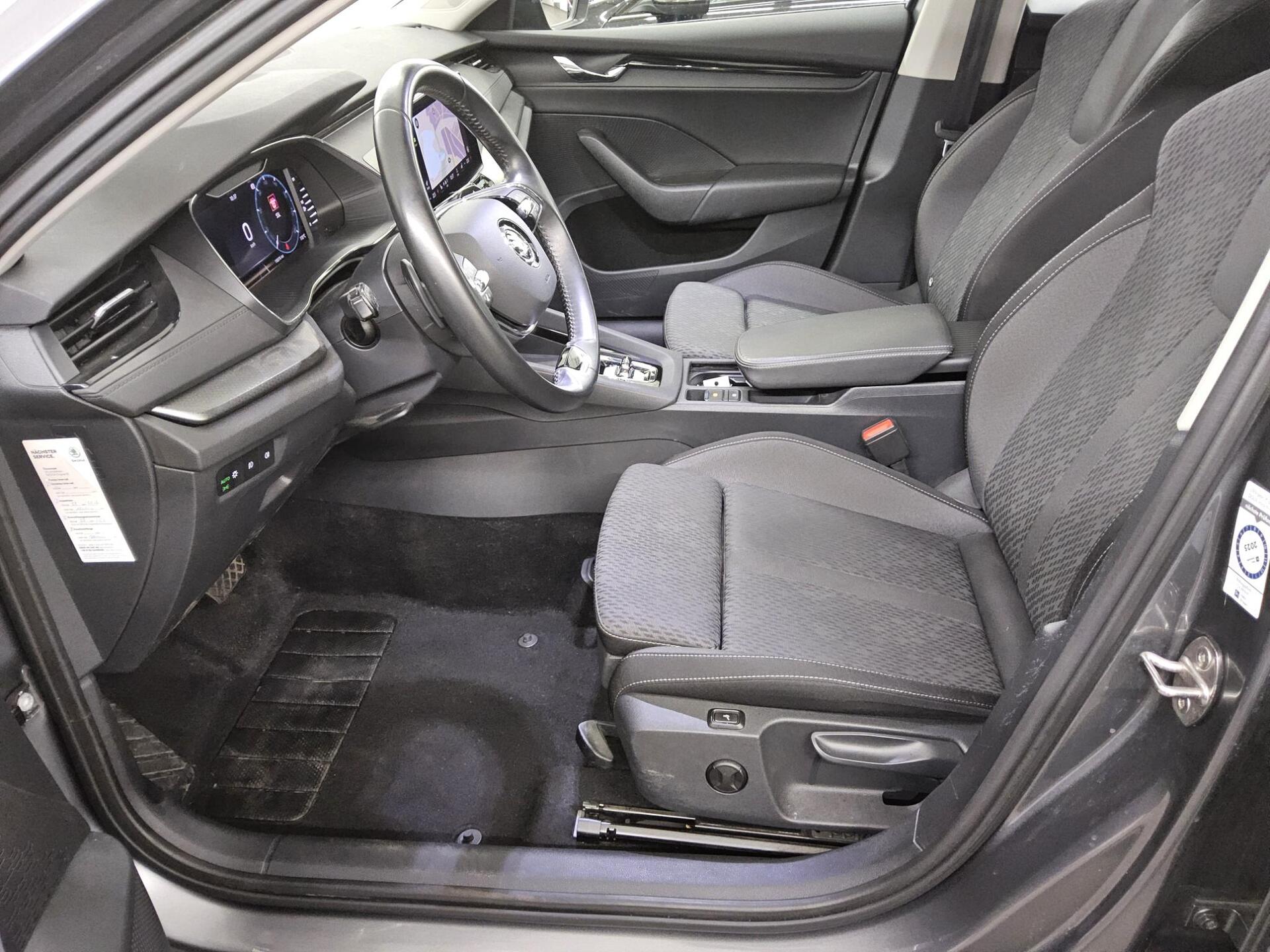 Skoda Octavia Kombi 2.0 TDI Ambition Navi LED vc Pano 9