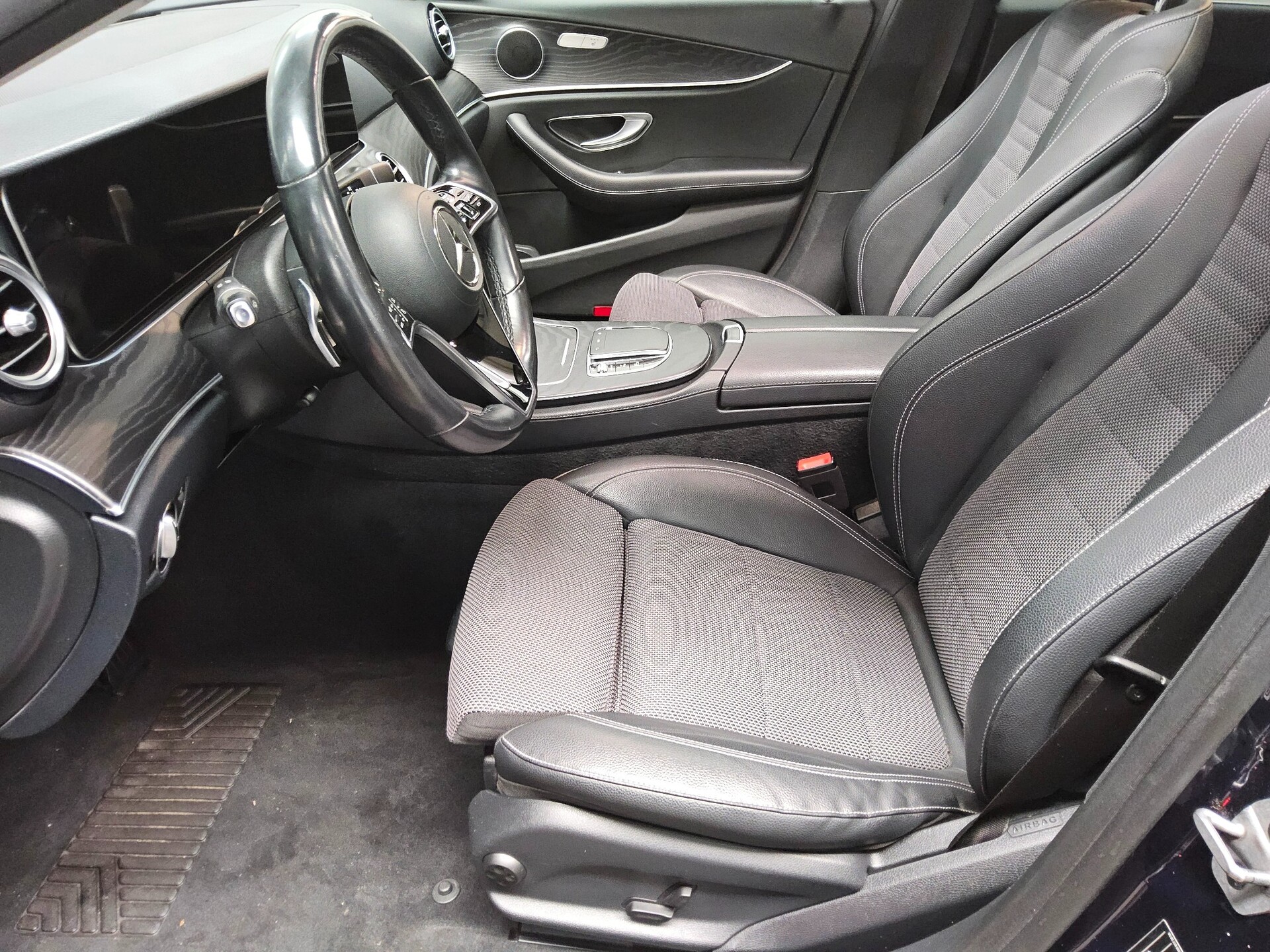 Mercedes-Benz E 300 T de 4M Avantgarde Navi Widescrn Pano MBUX 9