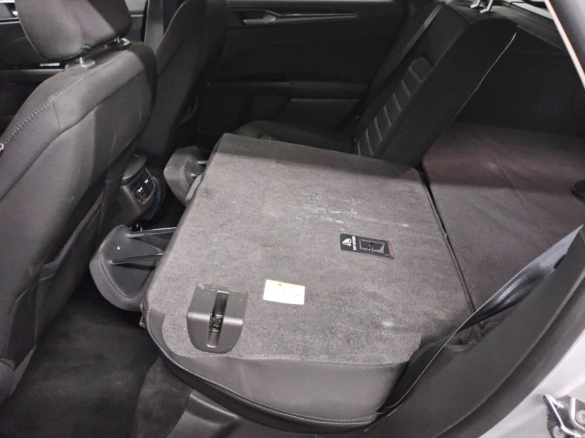 Ford Mondeo Turnier 2.0 EB Titanium Navi LED AHK ACC 12