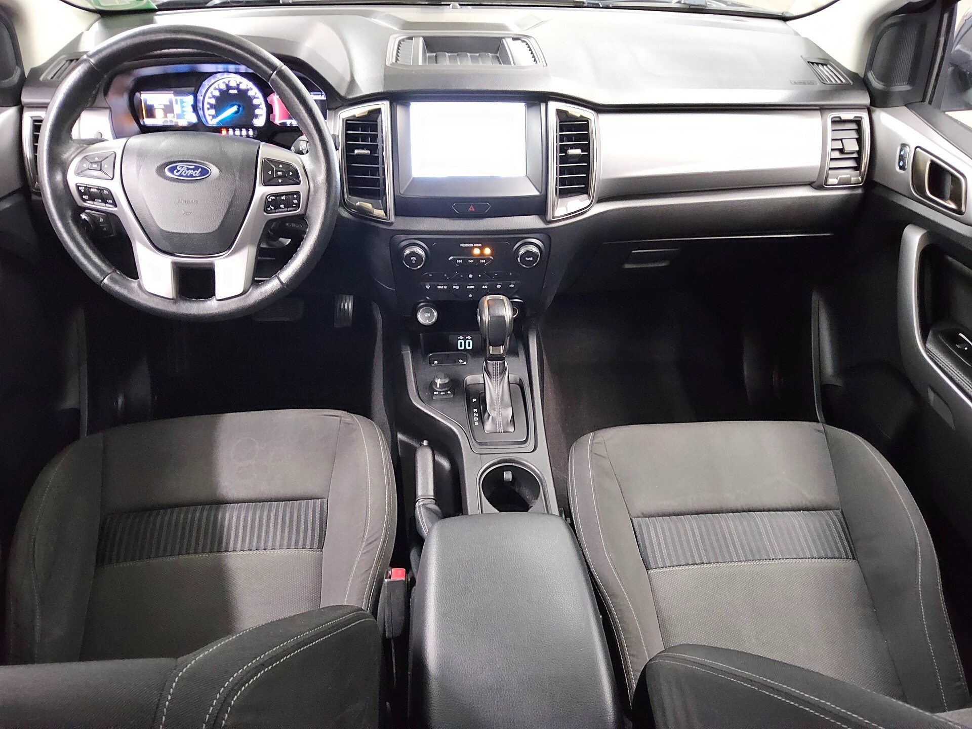 Ford Ranger 2.0 TDCI 4x4 Panther XLT DOKA Navi AHK 5