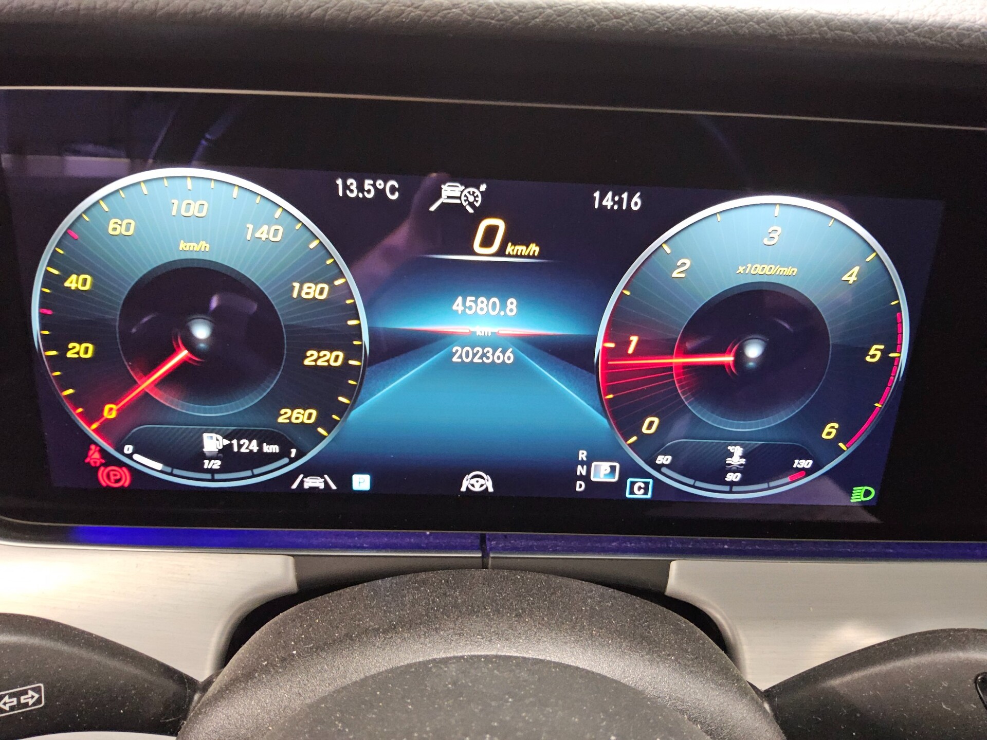 Mercedes-Benz E 220 T d AMG-Line Burmester Widescreen Pano RfK 8